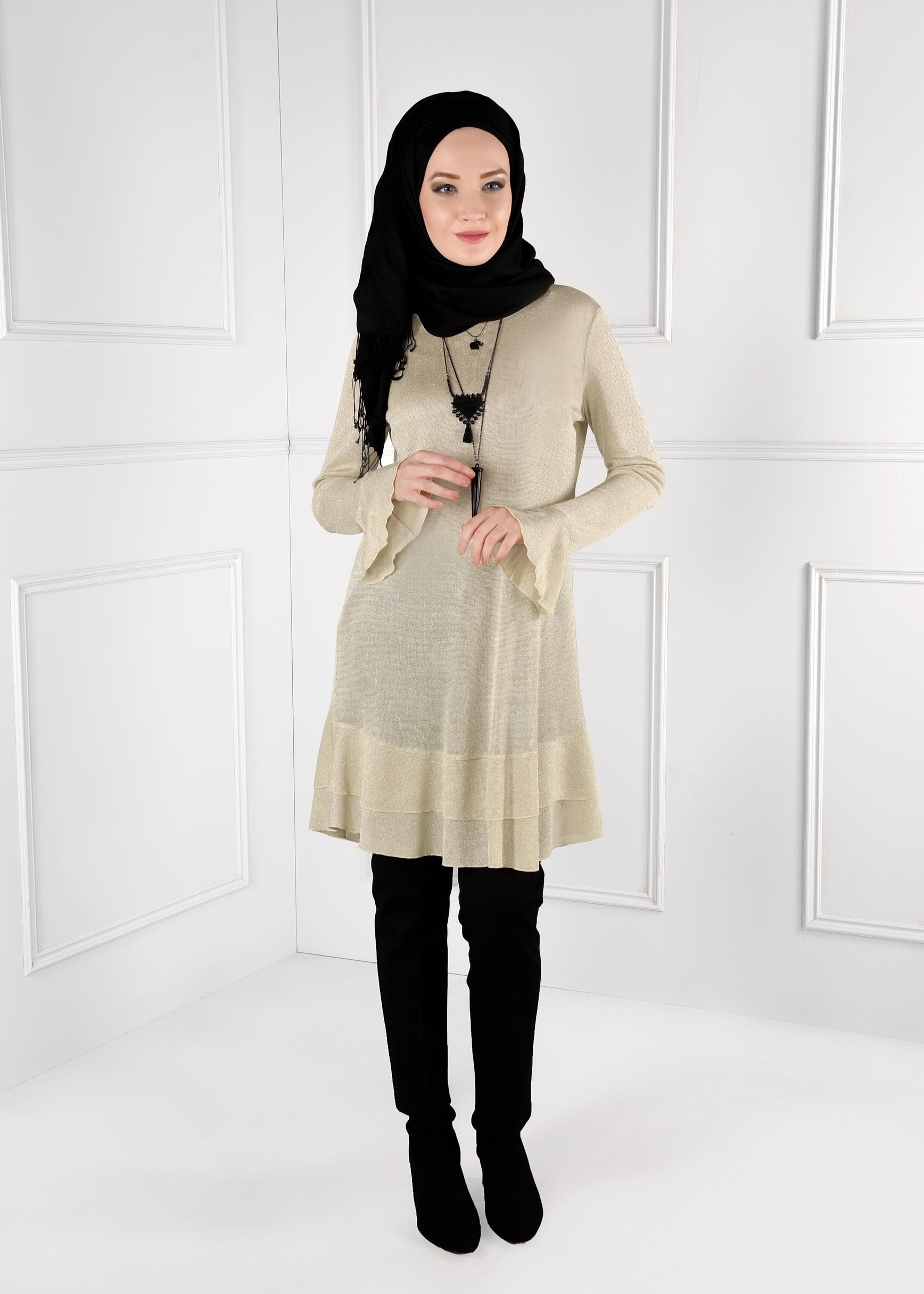 Tesettür giyim BEJ VOLANLI SİMLİ TUNİK 4793