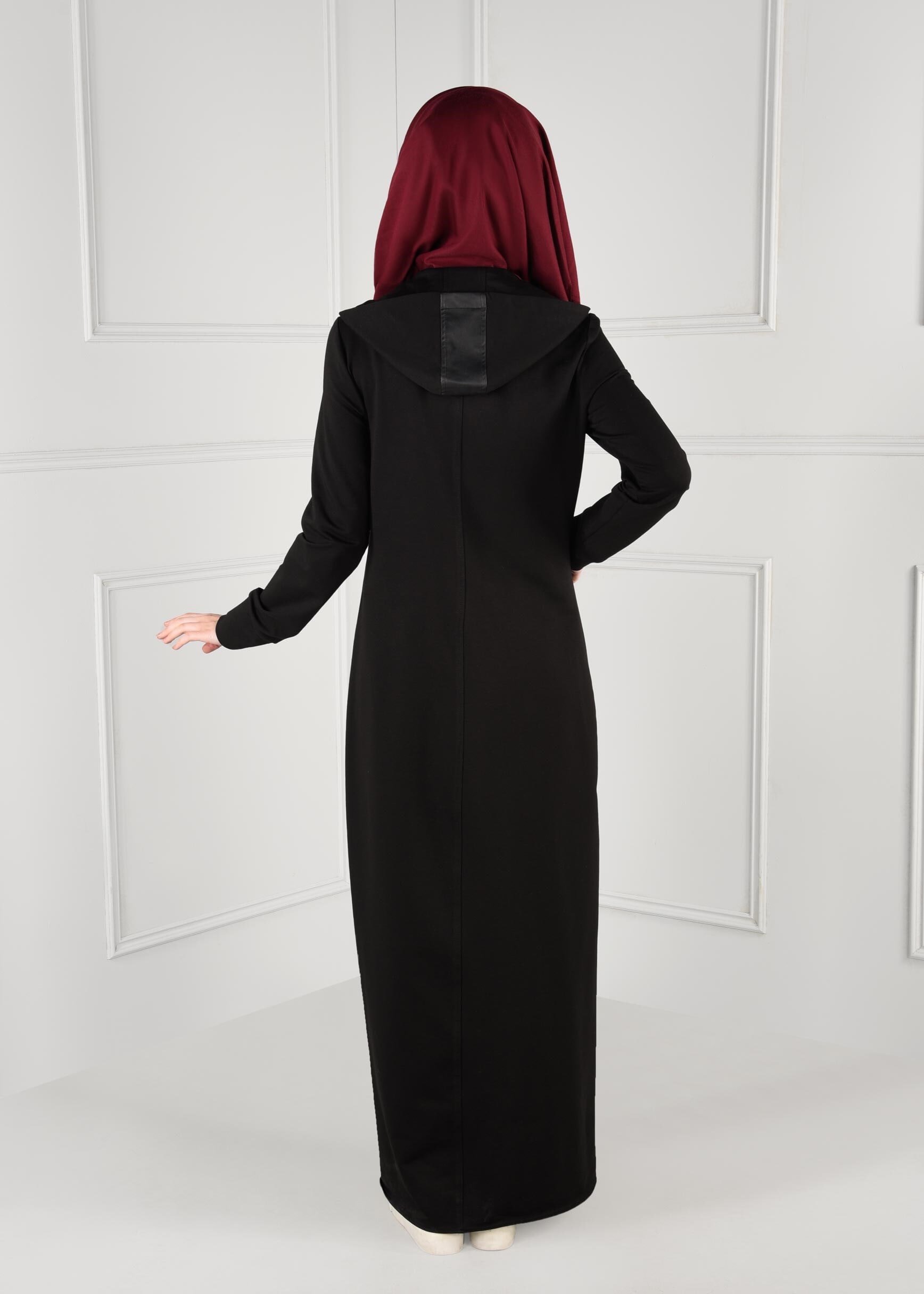 Tesettür giyim SİYAH KAPÜŞONLU CEPLİ FERMUARLI EŞOFMAN TUNİK 4802