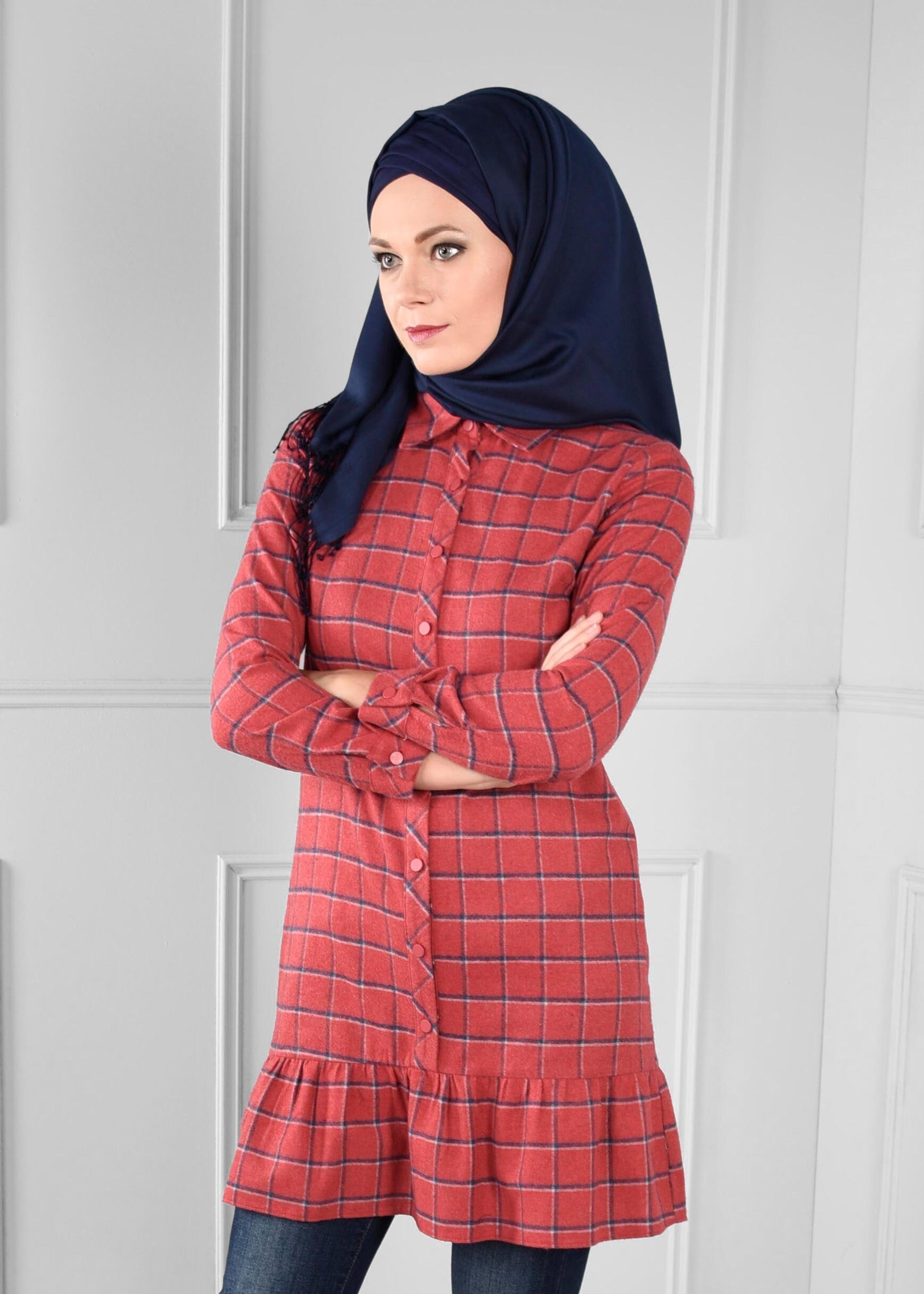 Tesettür giyim KIRMIZI KARELİ DÜĞMELİ TUNİK 4818