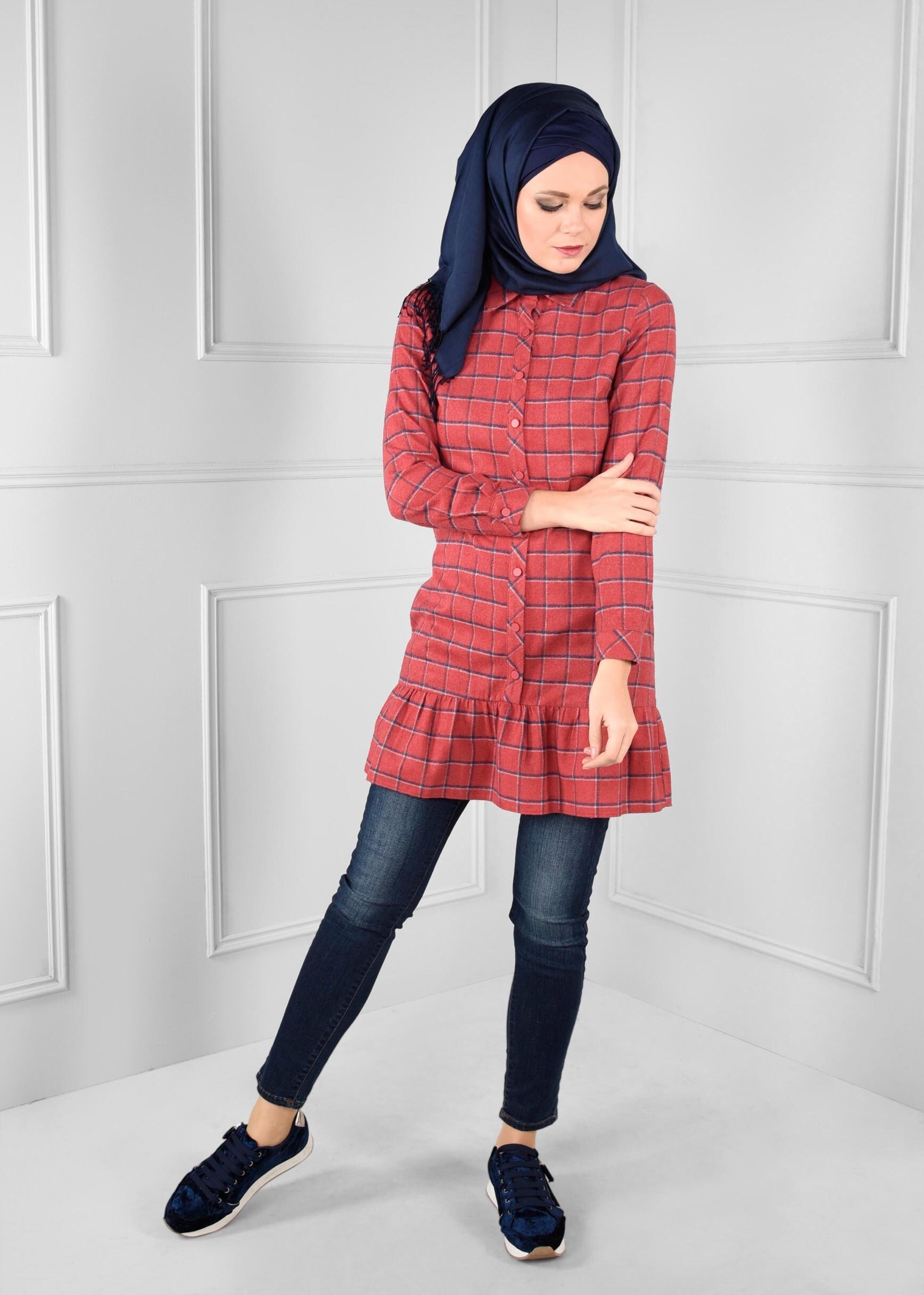 Tesettür giyim KIRMIZI KARELİ DÜĞMELİ TUNİK 4818
