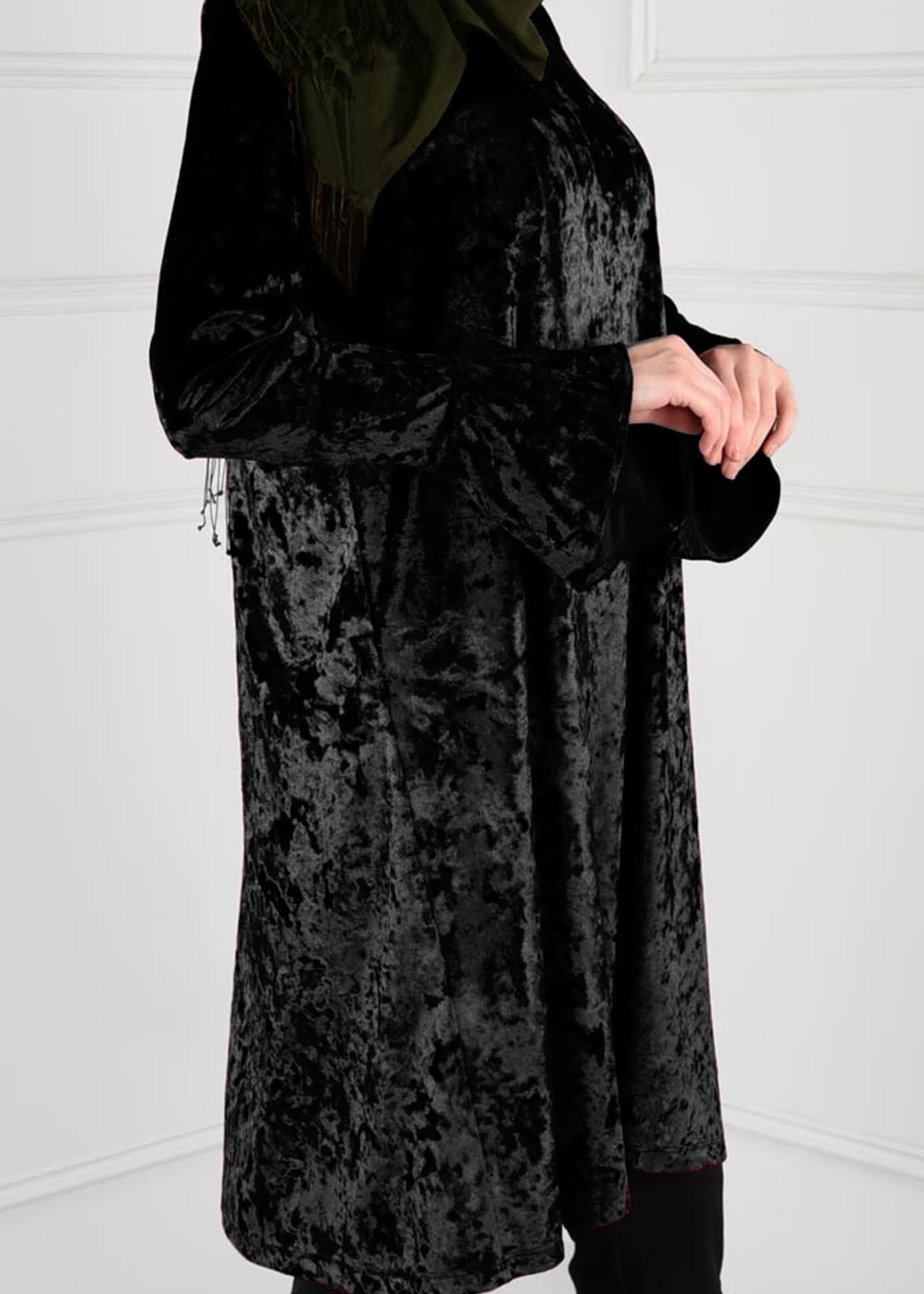 Tesettür giyim SİYAH KOLLARI VOLANLI KADİFE TUNİK 4825