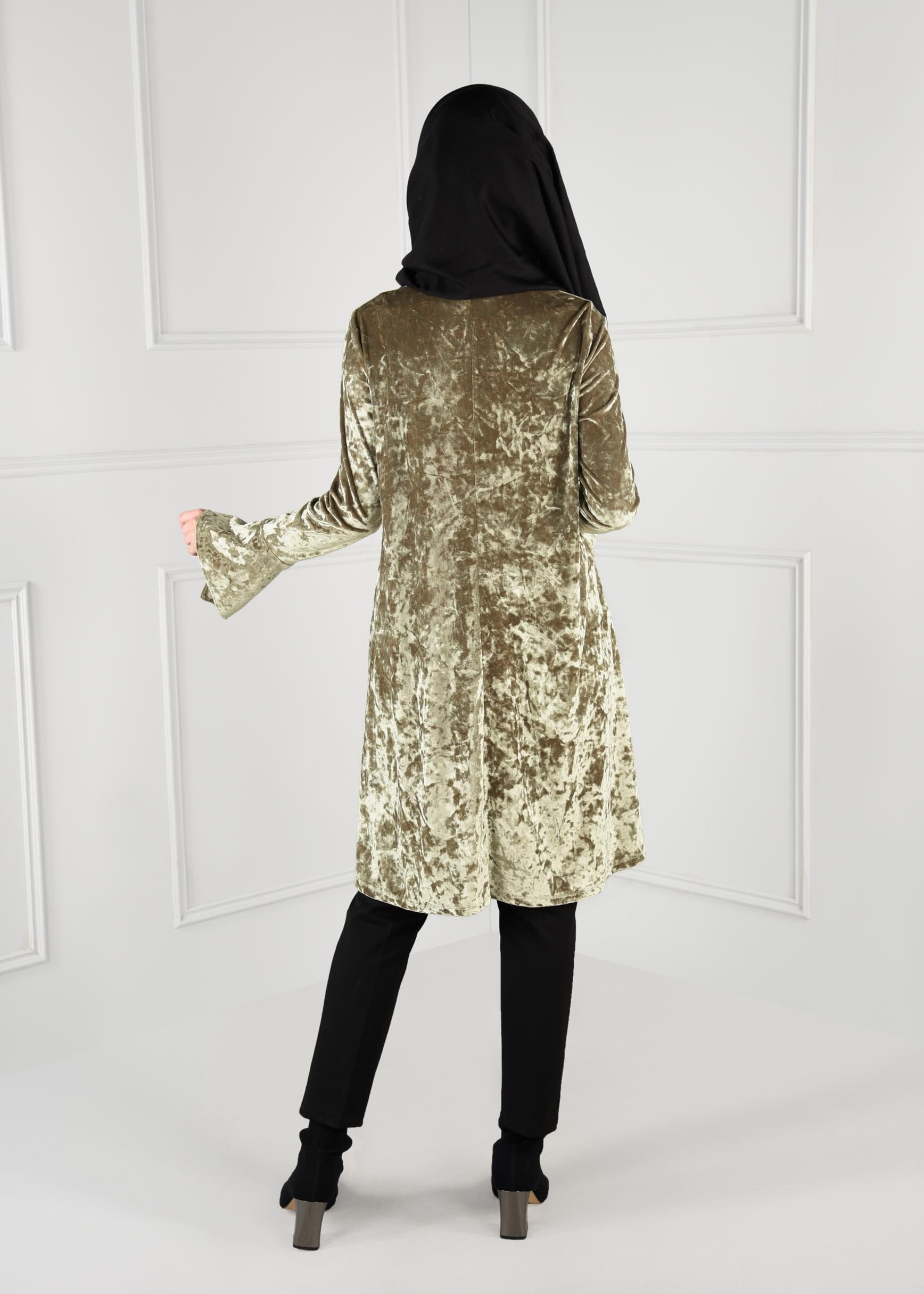 Tesettür giyim BEJ KOLLARI VOLANLI KADİFE TUNİK 4825