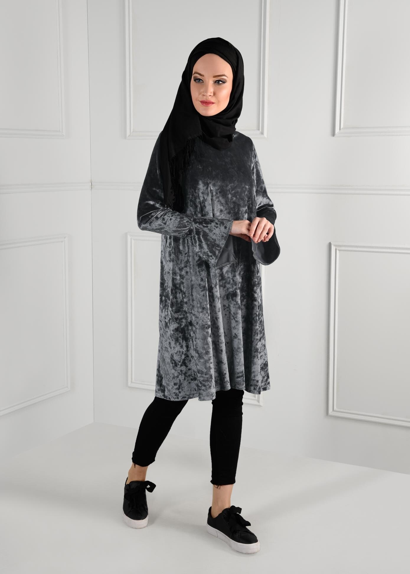 Tesettür giyim GRİ KOLLARI VOLANLI KADİFE TUNİK 4825