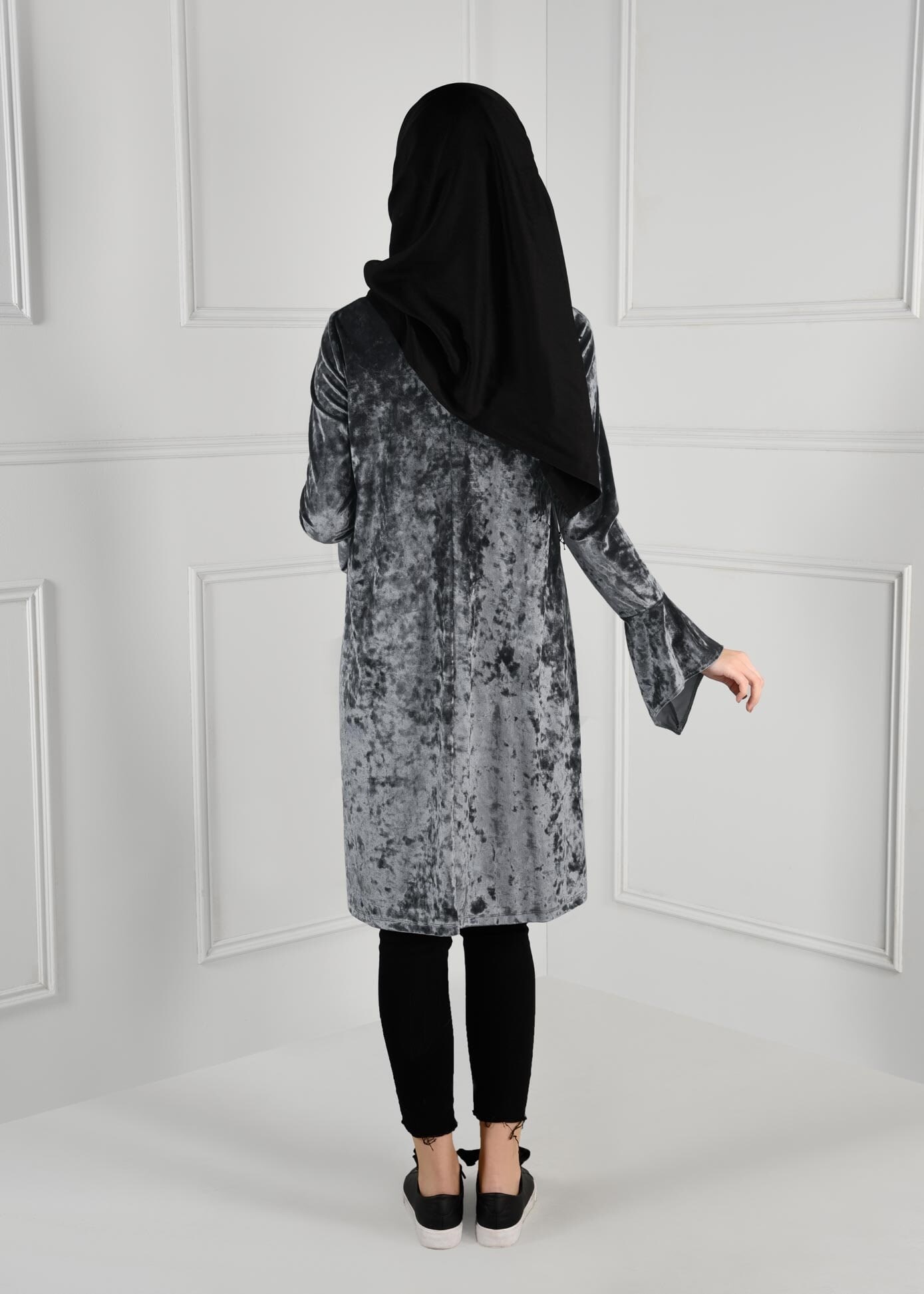 Tesettür giyim GRİ KOLLARI VOLANLI KADİFE TUNİK 4825