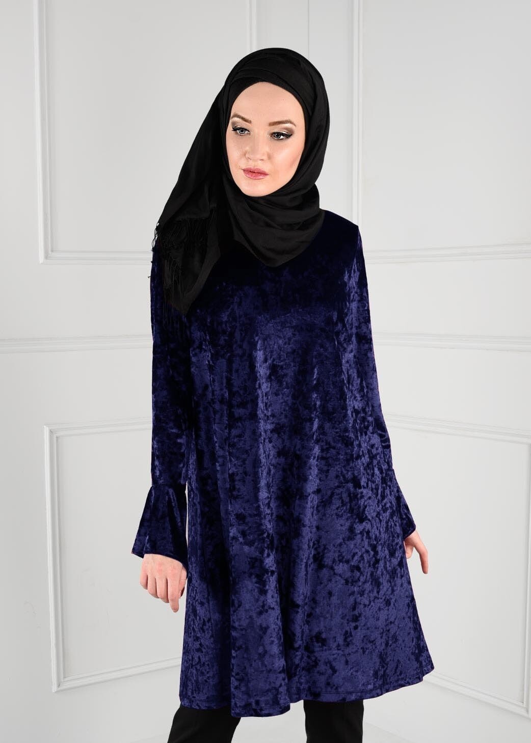 Tesettür giyim LACİVERT KOLLARI VOLANLI KADİFE TUNİK 4825