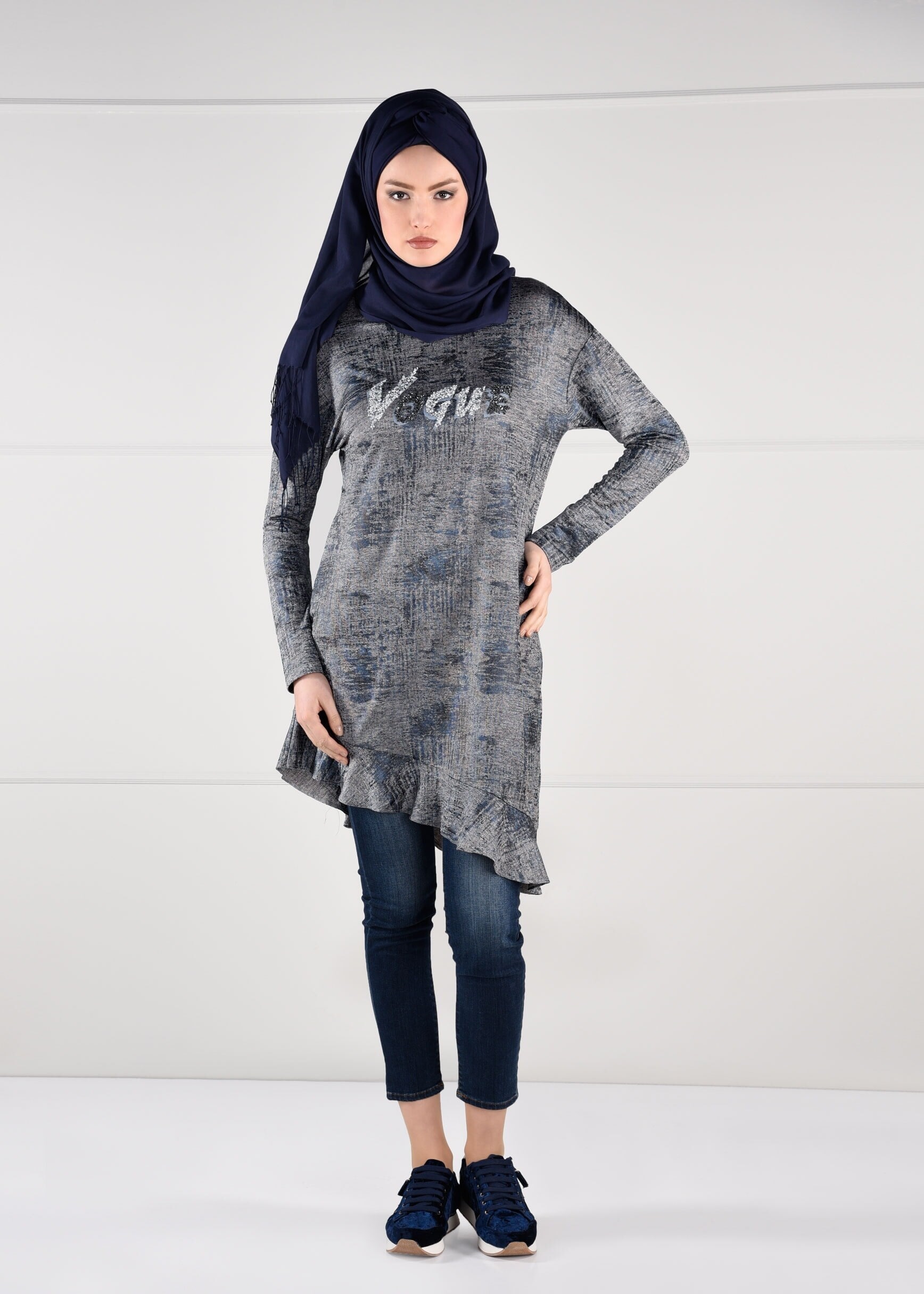 Tesettür giyim LACİVERT PAYET İŞLEMELİ VOLANLI ASİMETRİK KESİM TUNİK 4829 