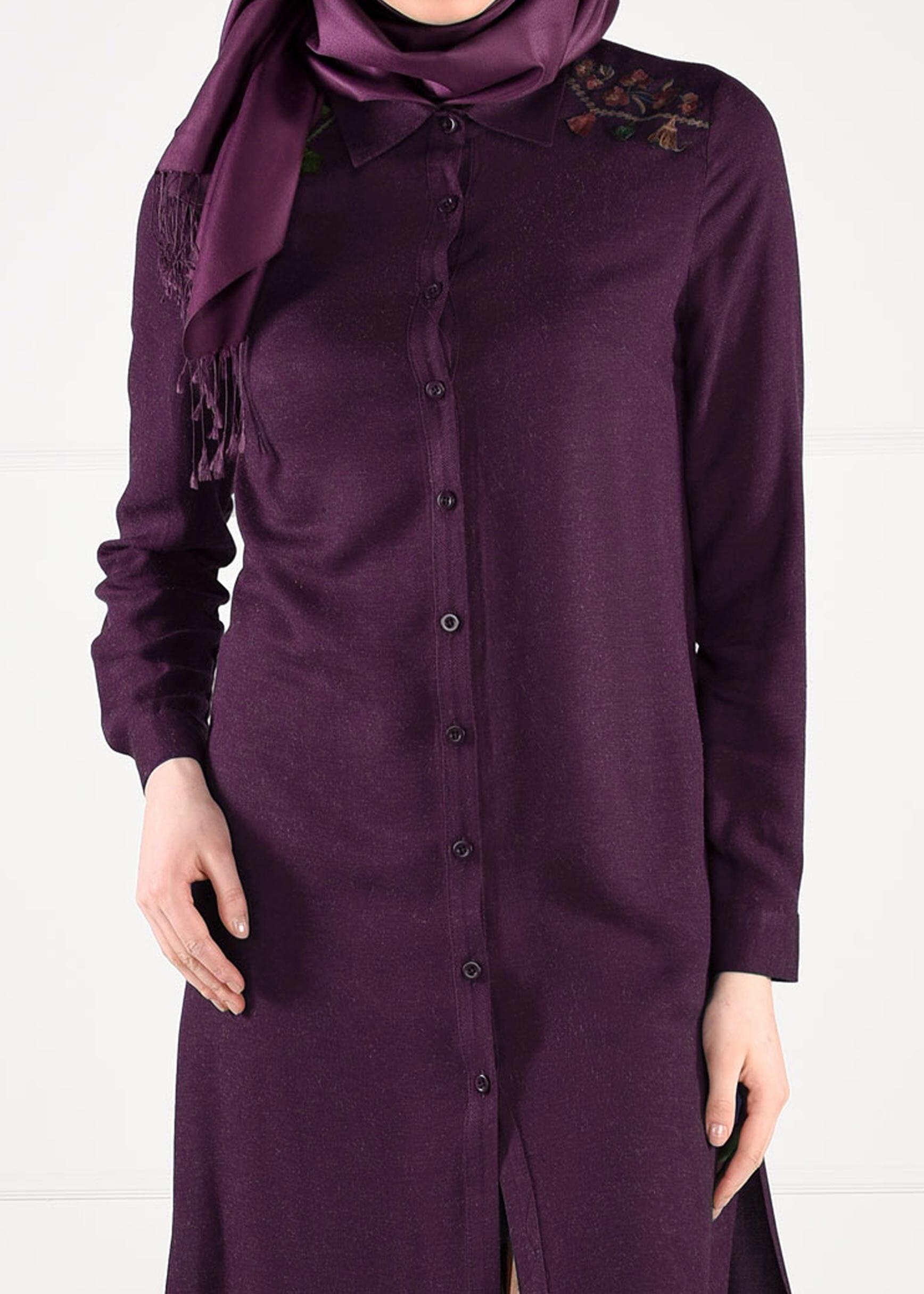 Tesettür giyim MOR YANLARI YIRTMAÇLI NAKIŞ DETAYLI TUNİK 4832