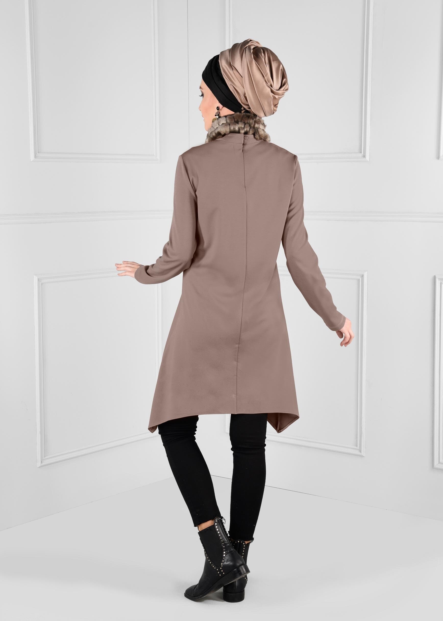 Tesettür giyim KAHVE YAKASI PELUŞLU ASİMETRİK TUNİK 4838