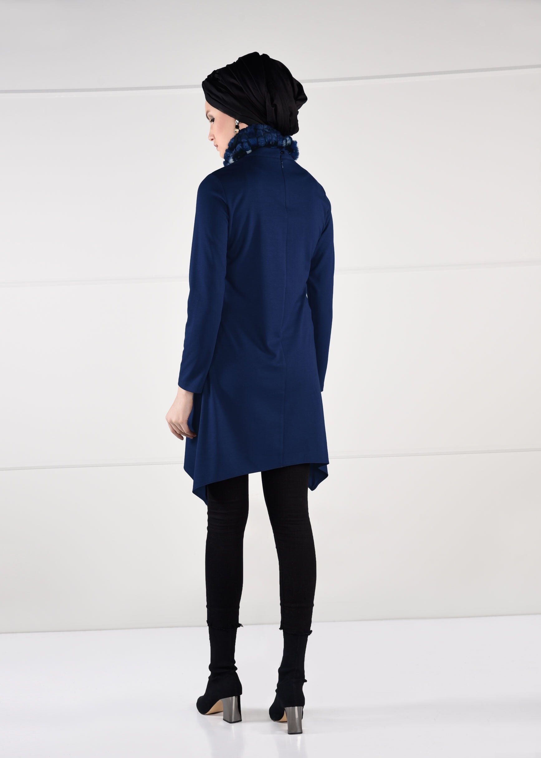 Tesettür giyim LACİVERT YAKASI PELUŞLU ASİMETRİK TUNİK 4838