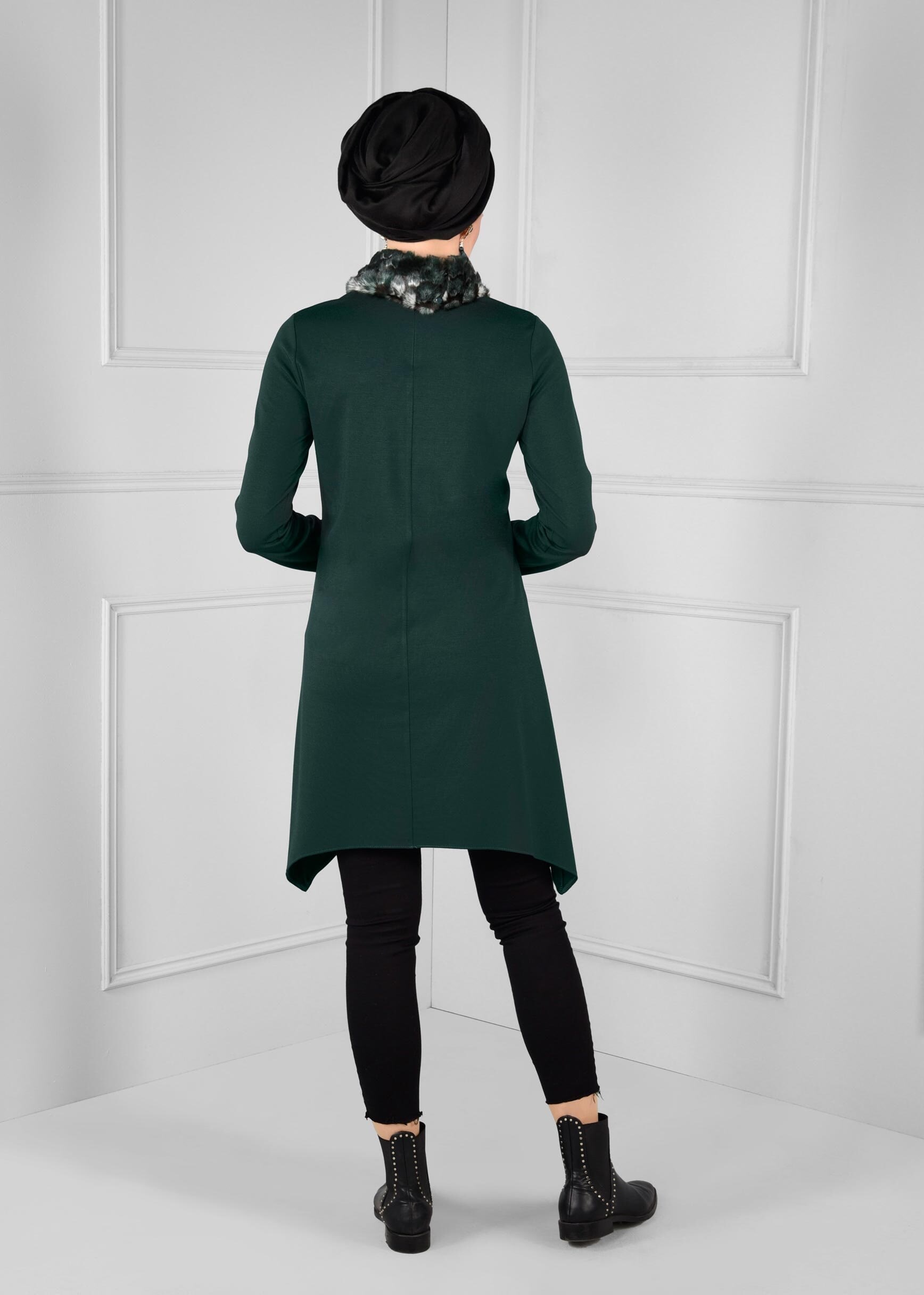 Tesettür giyim YEŞİL YAKASI PELUŞLU ASİMETRİK TUNİK 4838