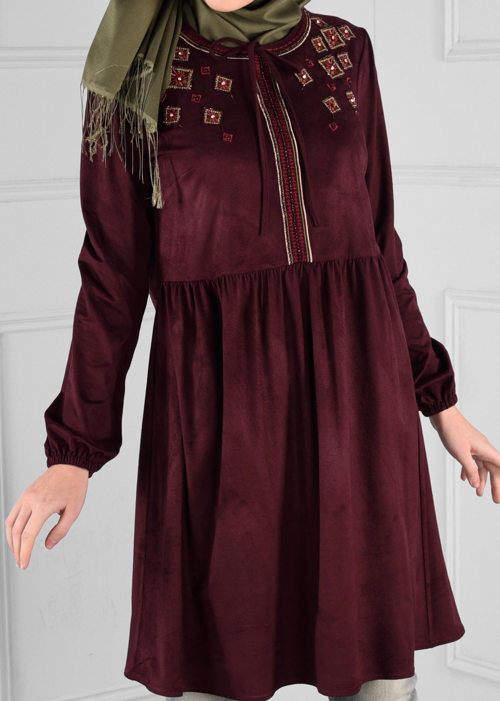 Tesettür giyim BORDO NAKIŞ BONCUK İŞLEMELİ TUNİK 4841