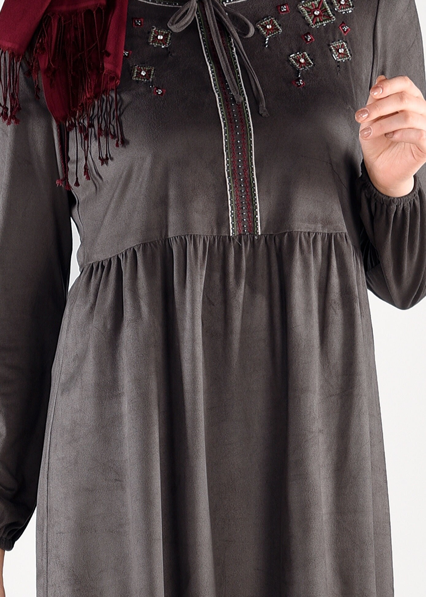 Tesettür giyim VİZON NAKIŞ BONCUK İŞLEMELİ TUNİK 4841