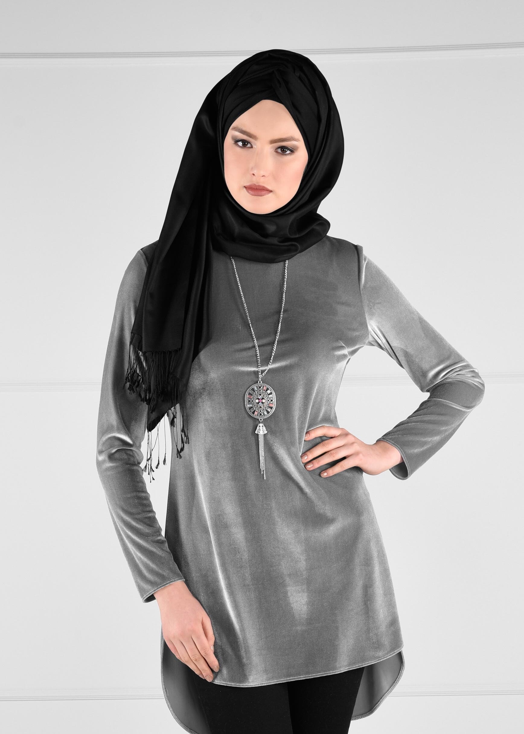 Tesettür giyim GRİ ASİMETRİK KESİM KADİFE TUNİK 4842