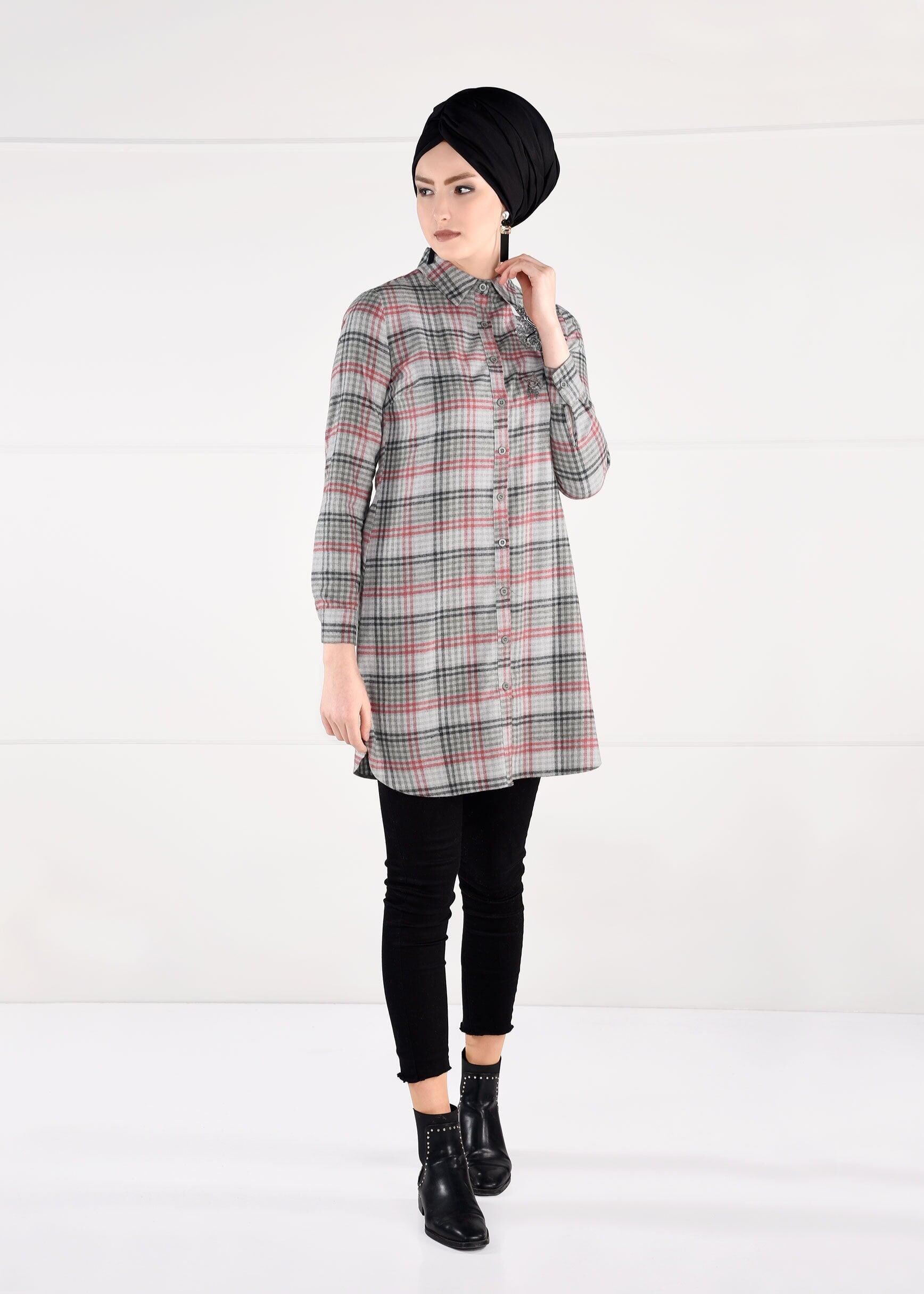 Tesettür giyim KIRMIZI PAYET İŞLEMELİ DÜĞMELİ EKOSE TUNİK 4853