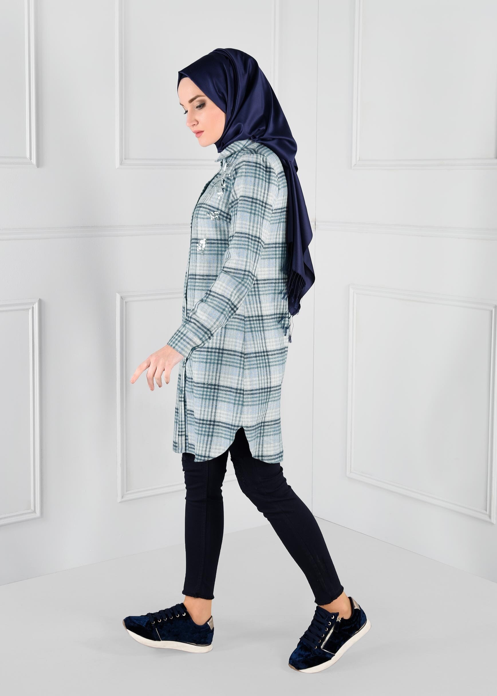 Tesettür giyim MAVİ PAYET İŞLEMELİ DÜĞMELİ EKOSE TUNİK 4853