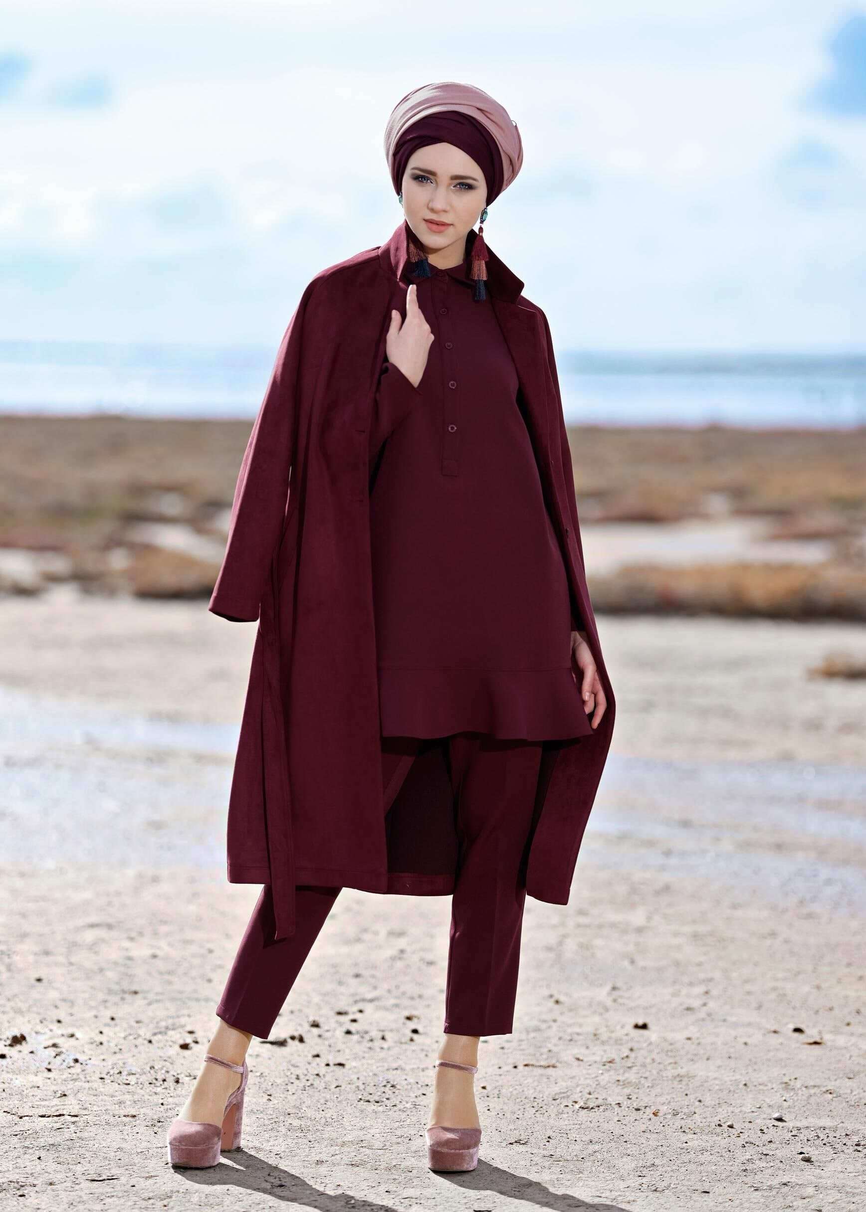 Tesettür giyim MÜRDÜM YAKASI DÜĞMELİ VOLANLI GENİŞ KESİM TUNİK 4864