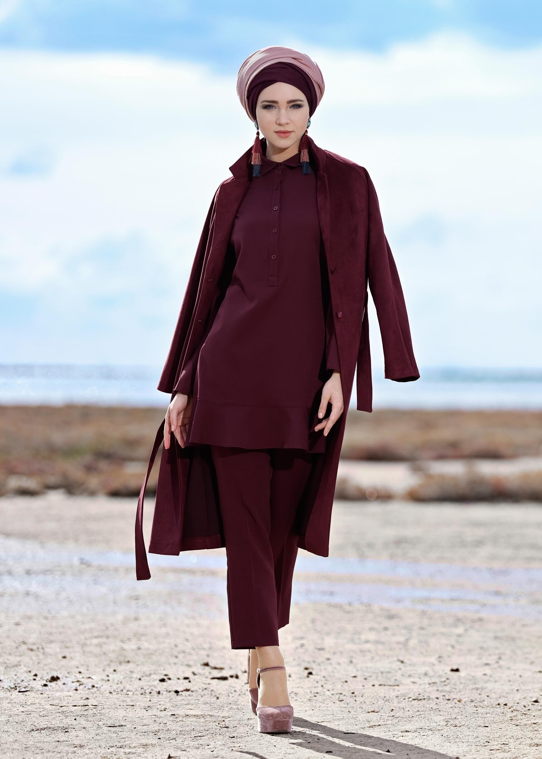 Tesettür giyim MÜRDÜM YAKASI DÜĞMELİ VOLANLI GENİŞ KESİM TUNİK 4864