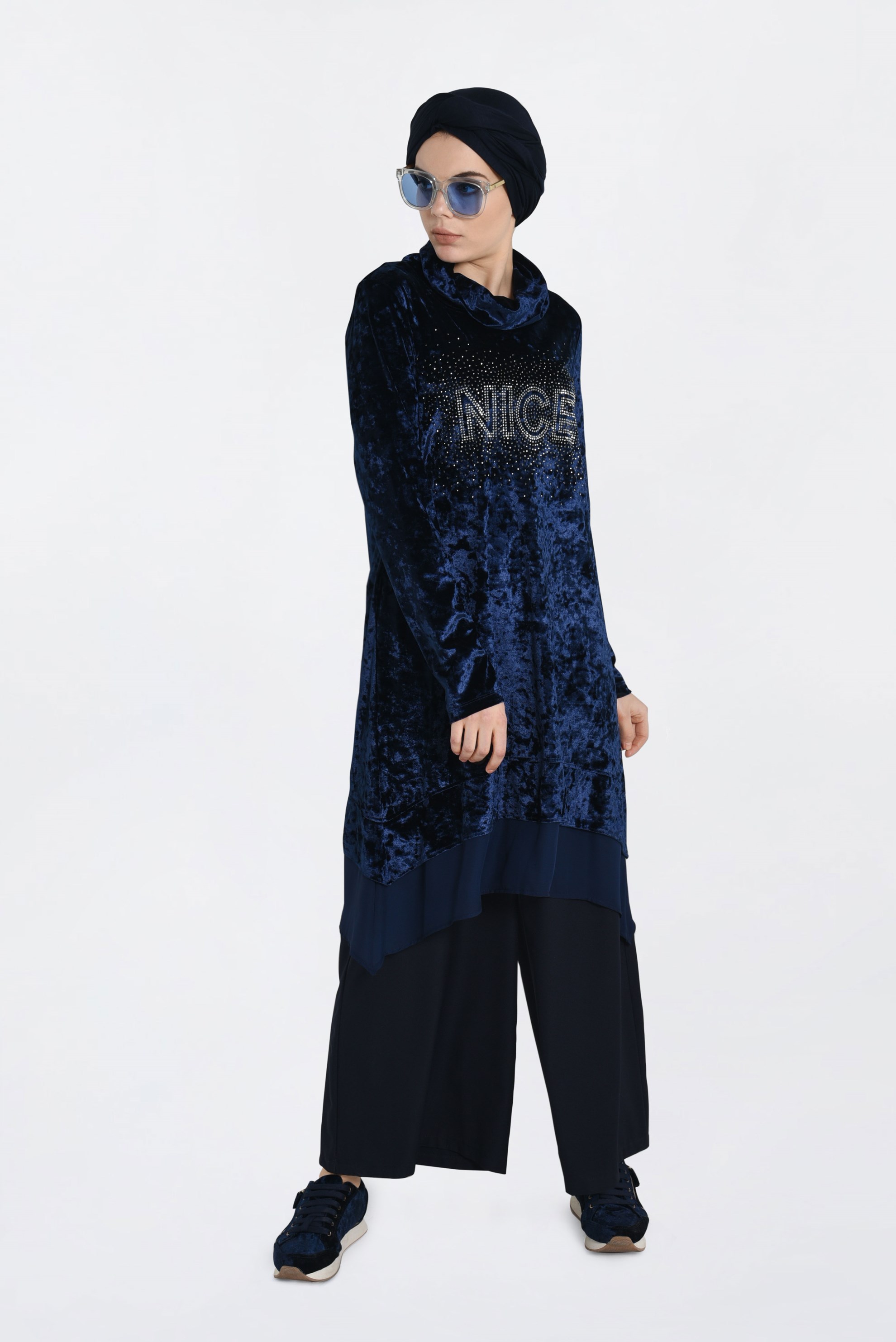 Tesettür giyim LACİVERT TAŞ BASKILI ETEK UCU ŞİFONLU KADİFE TUNİK 4868 