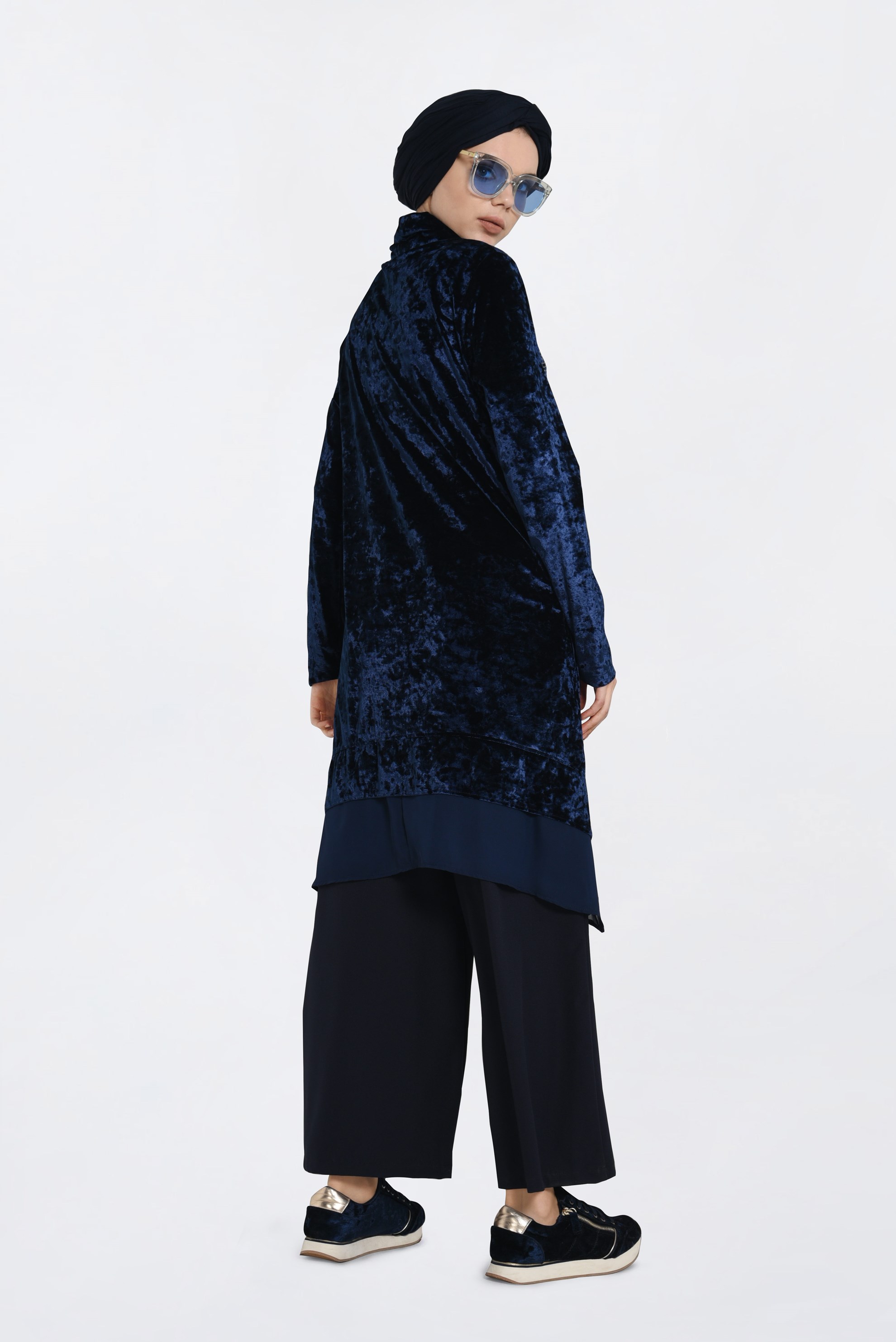 Tesettür giyim LACİVERT TAŞ BASKILI ETEK UCU ŞİFONLU KADİFE TUNİK 4868 