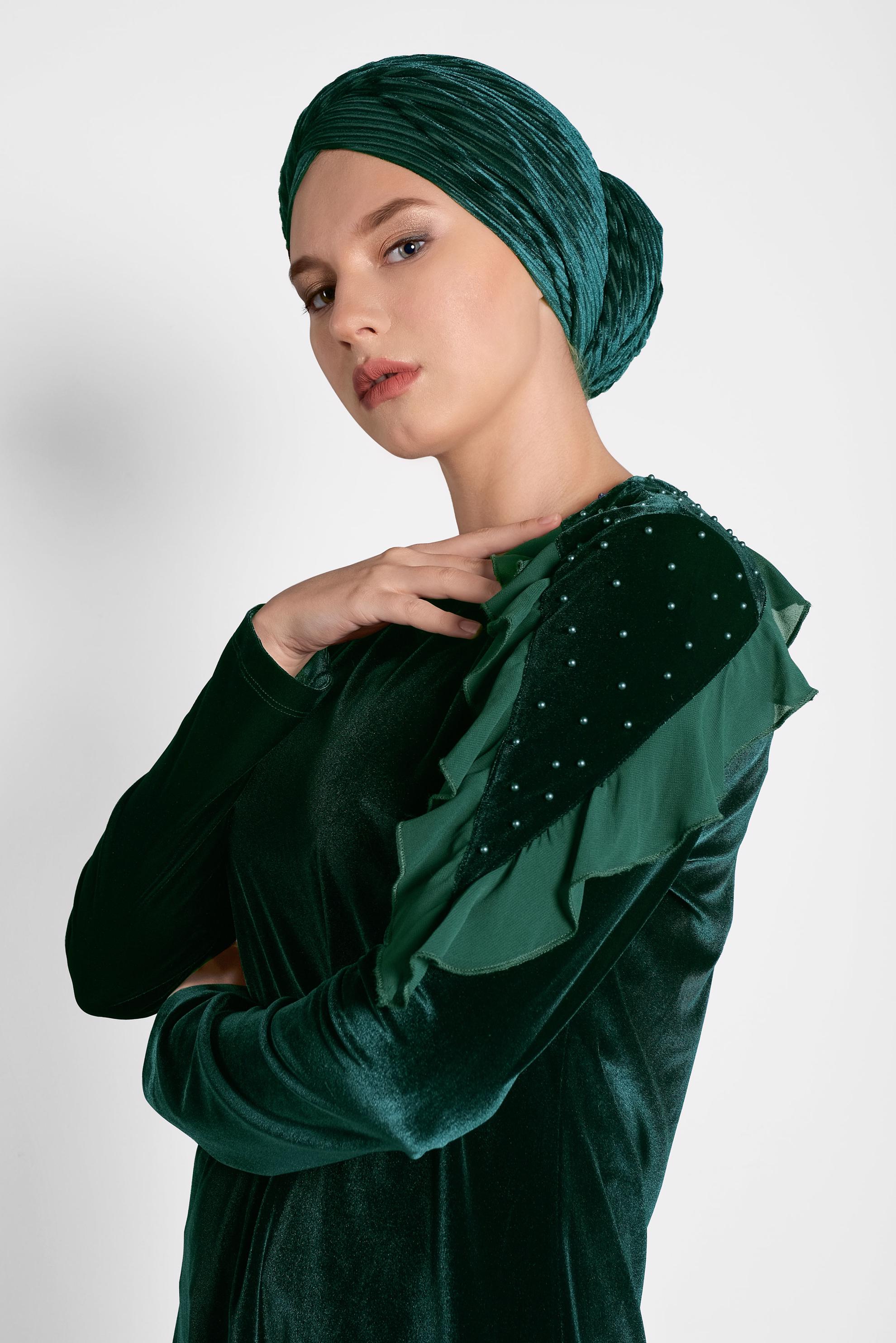 Tesettür giyim YEŞİL FIRFIR VE İNCİ DETAYLI KADİFE TUNİK 4869