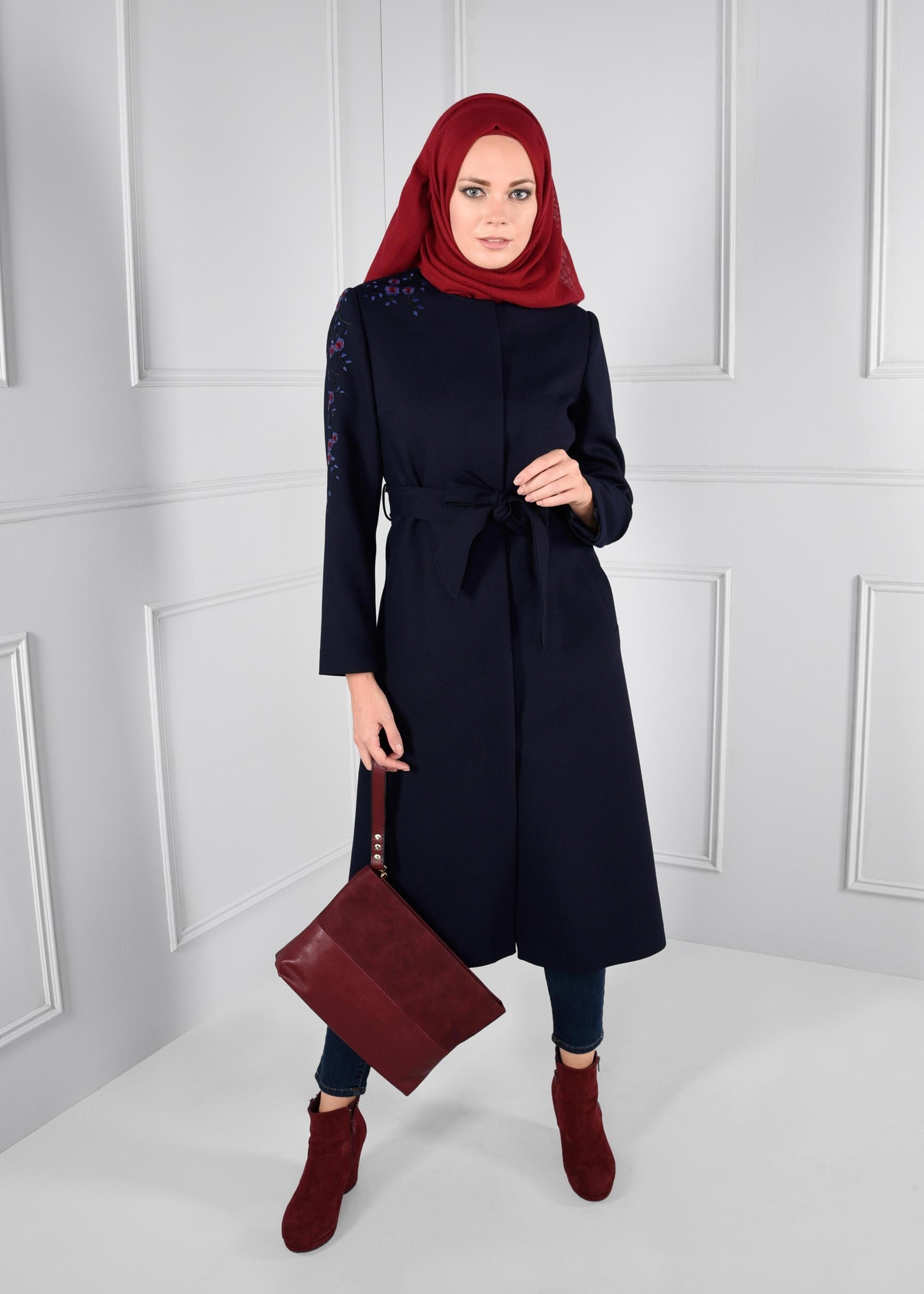 Tesettür giyim LACİVERT NAKIŞLI KAŞE KABAN 1139