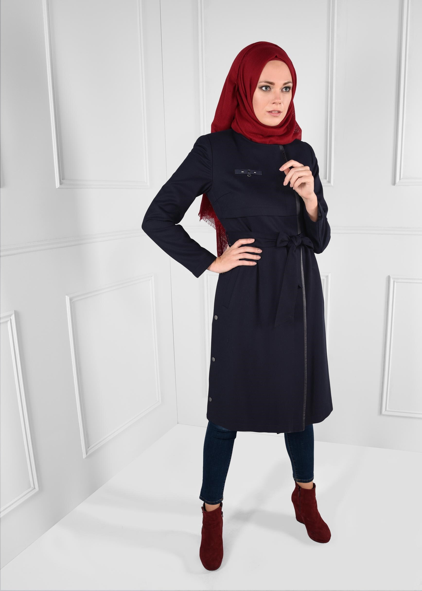 Tesettür giyim LACİVERT YANLARI ZIMBALI KUŞAKLI KRUVAZE TRENÇKOT 1143