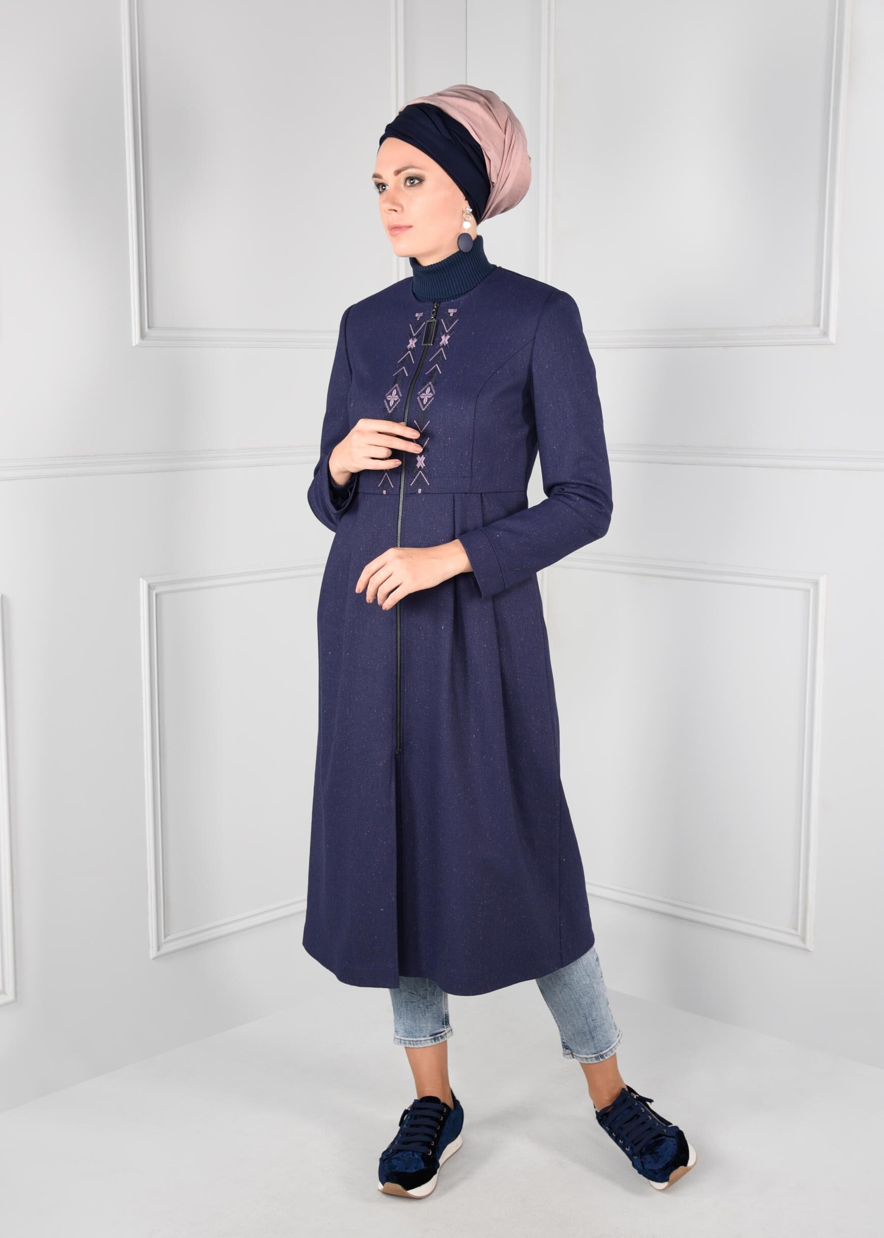 Tesettür giyim LACİVERT NAKIŞ İŞLEMELİ FERMUARLI TRENÇKOT 1145