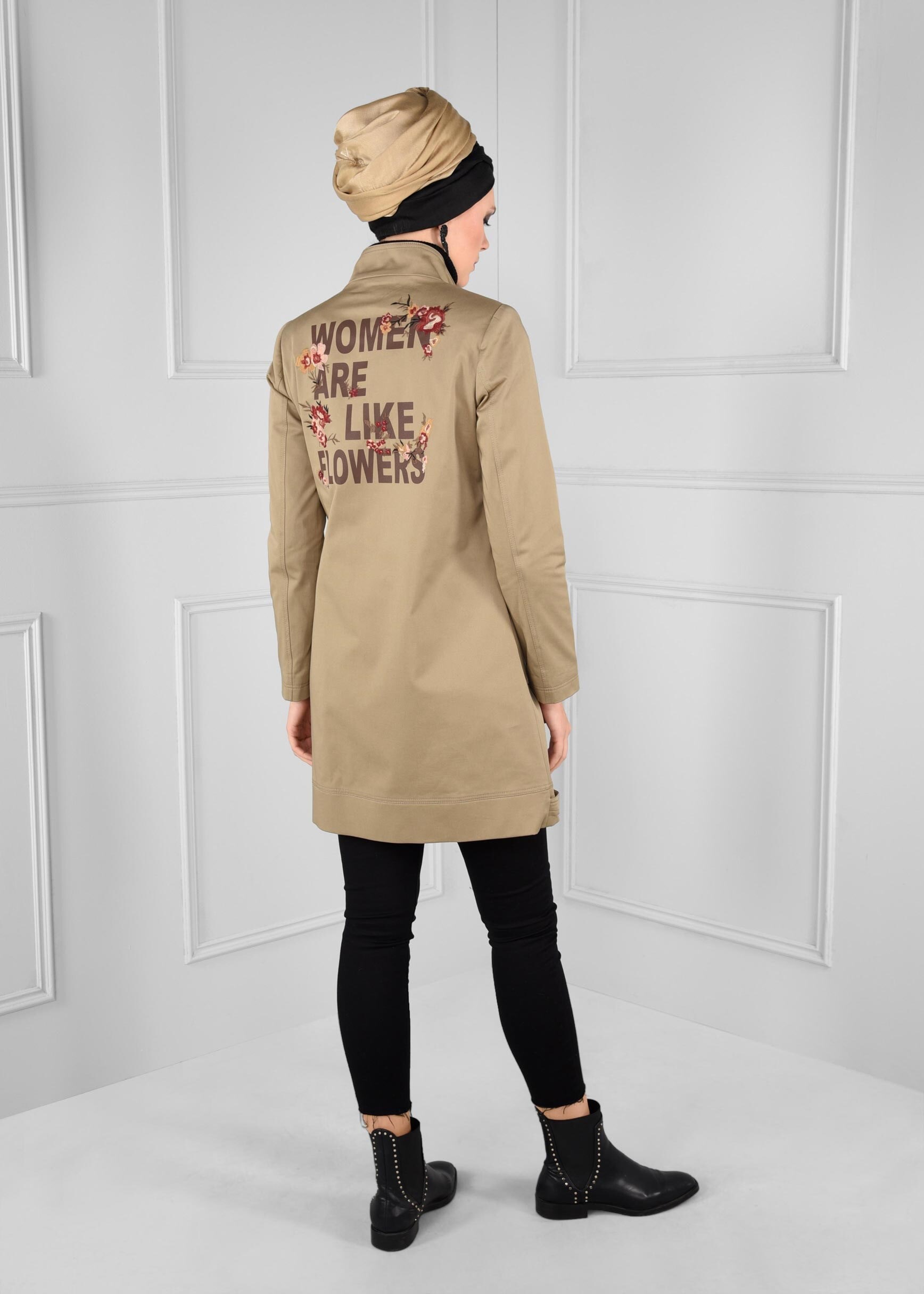 Tesettür giyim KAHVE SIRTI NAKIŞ İŞLEMELİ CEPLİ TRENÇKOT 1150