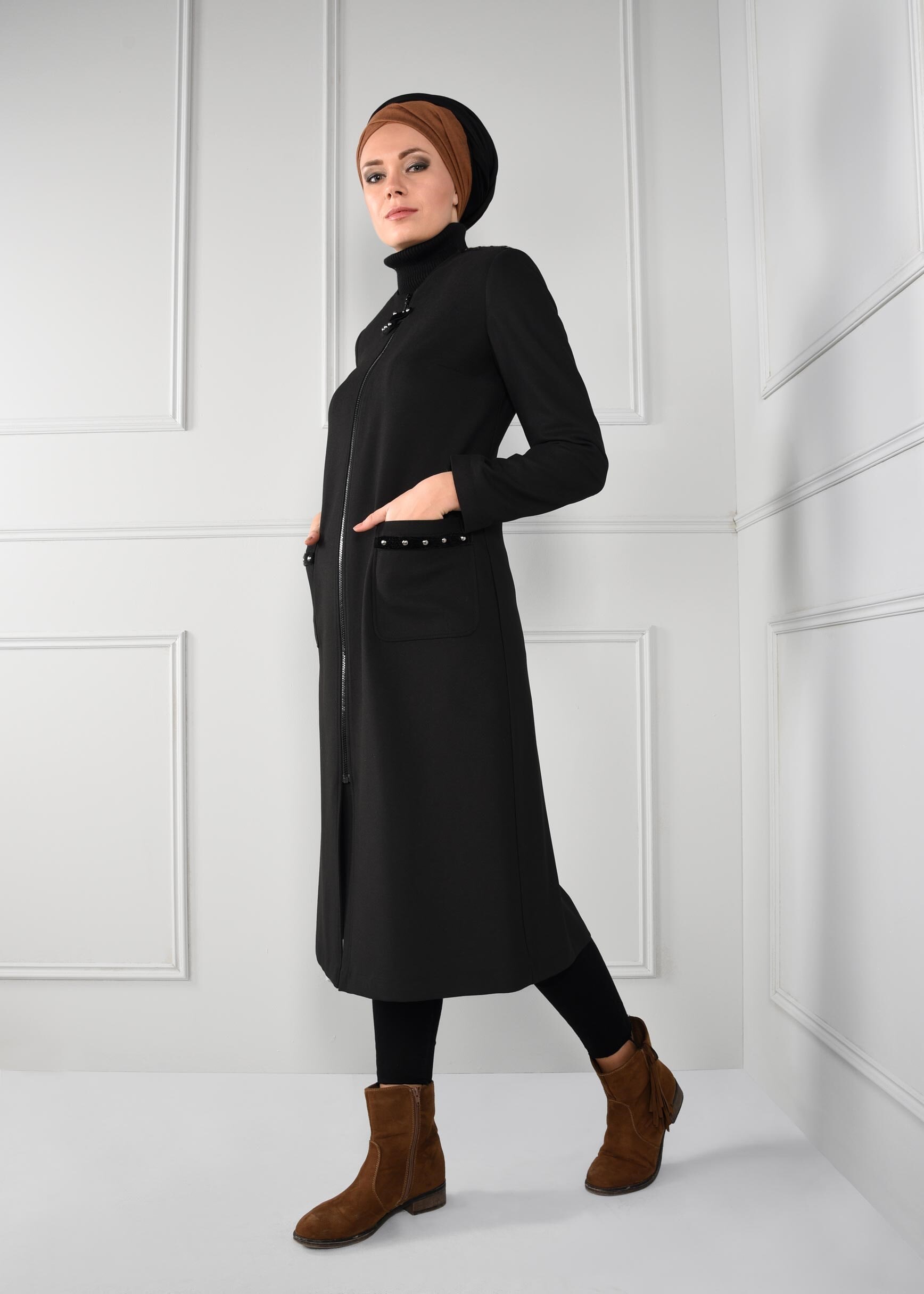 Tesettür giyim SİYAH FERMUARLI CEPLİ BONCUK DETAYLI TRENÇKOT 1151