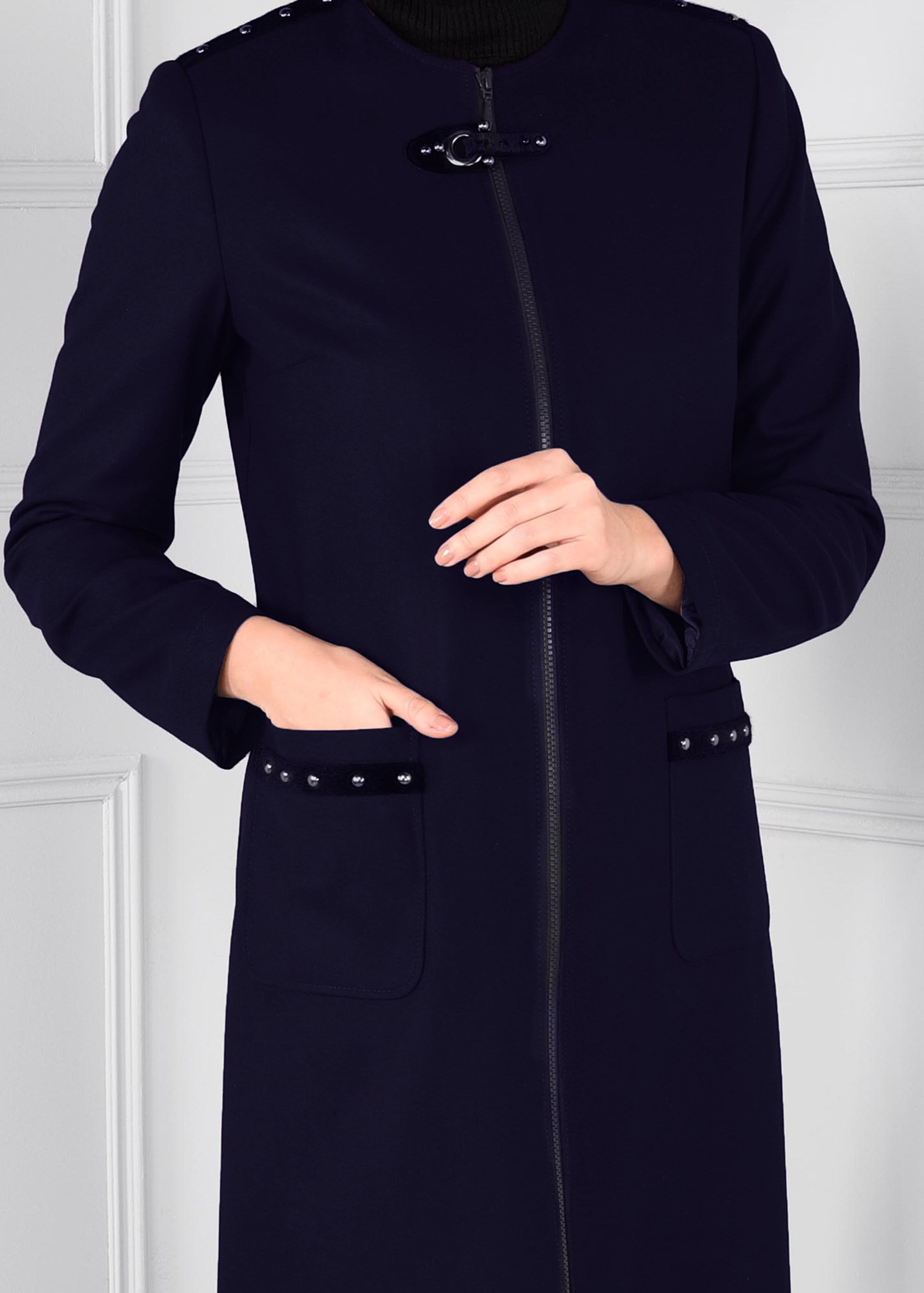 Tesettür giyim LACİVERT FERMUARLI CEPLİ BONCUK DETAYLI TRENÇKOT 1151