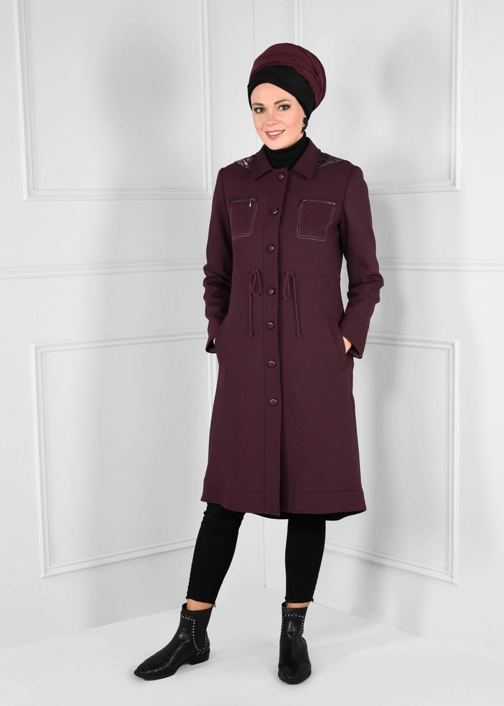 Tesettür giyim MÜRDÜM KAPÜŞONLU BELDEN BÜZGÜLÜ DÜĞMELİ TRENÇKOT 1157