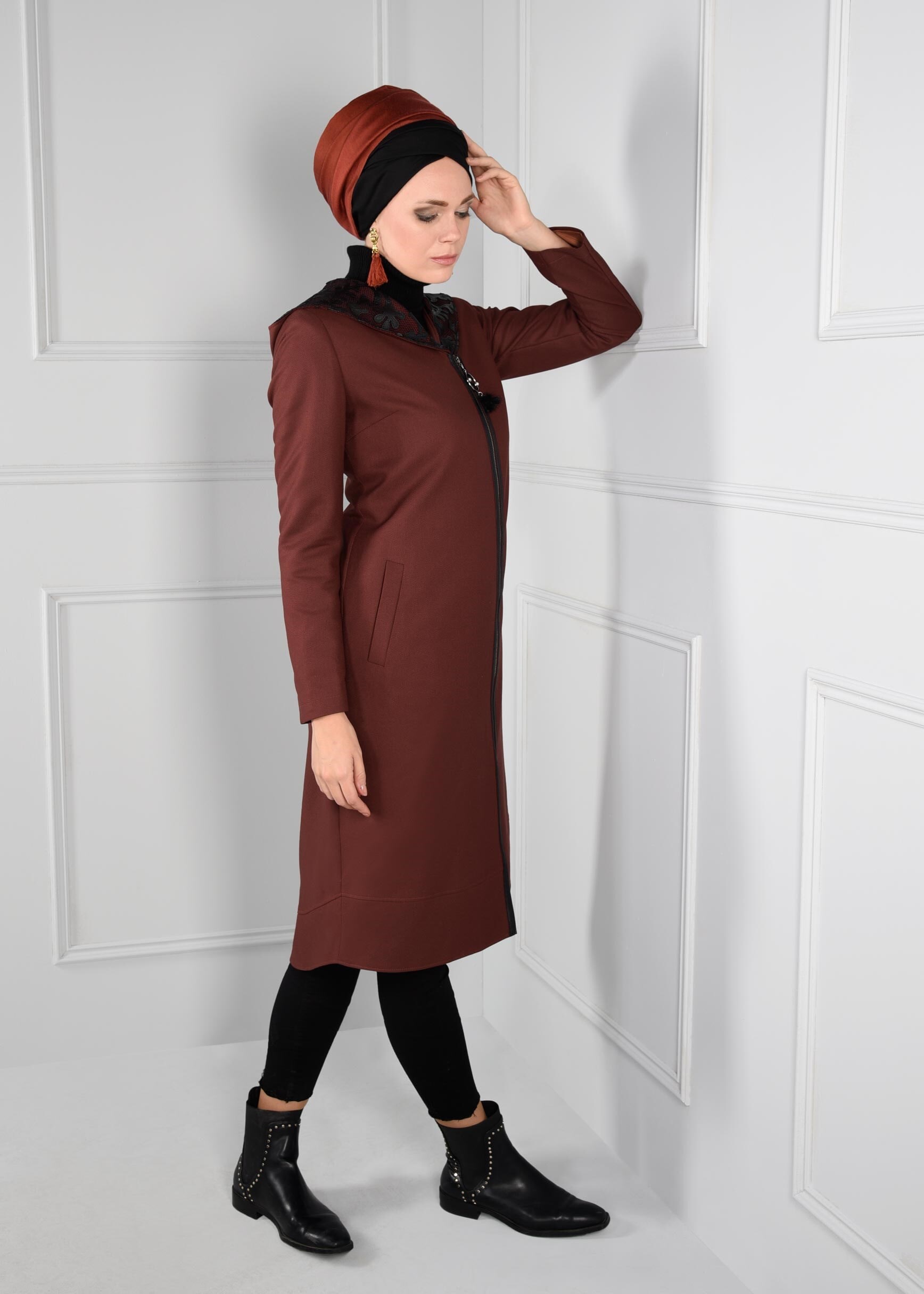 Tesettür giyim TURUNCU KAPÜŞONLU FERMUARLI ETEK UCU OVAL KESİM TRENÇKOT 1158