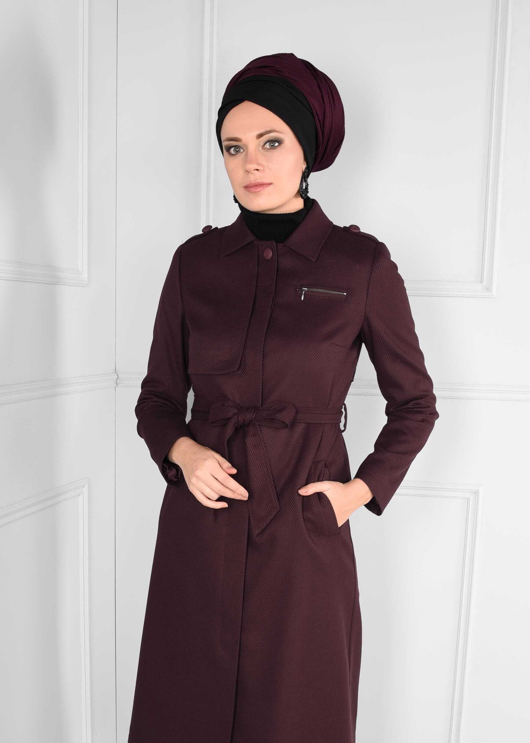 Tesettür giyim MÜRDÜM ARKASI KUŞ GÖZÜ DETAYLI GİZLİ DÜĞMELİ KUŞAKLI TRENÇKOT 1160