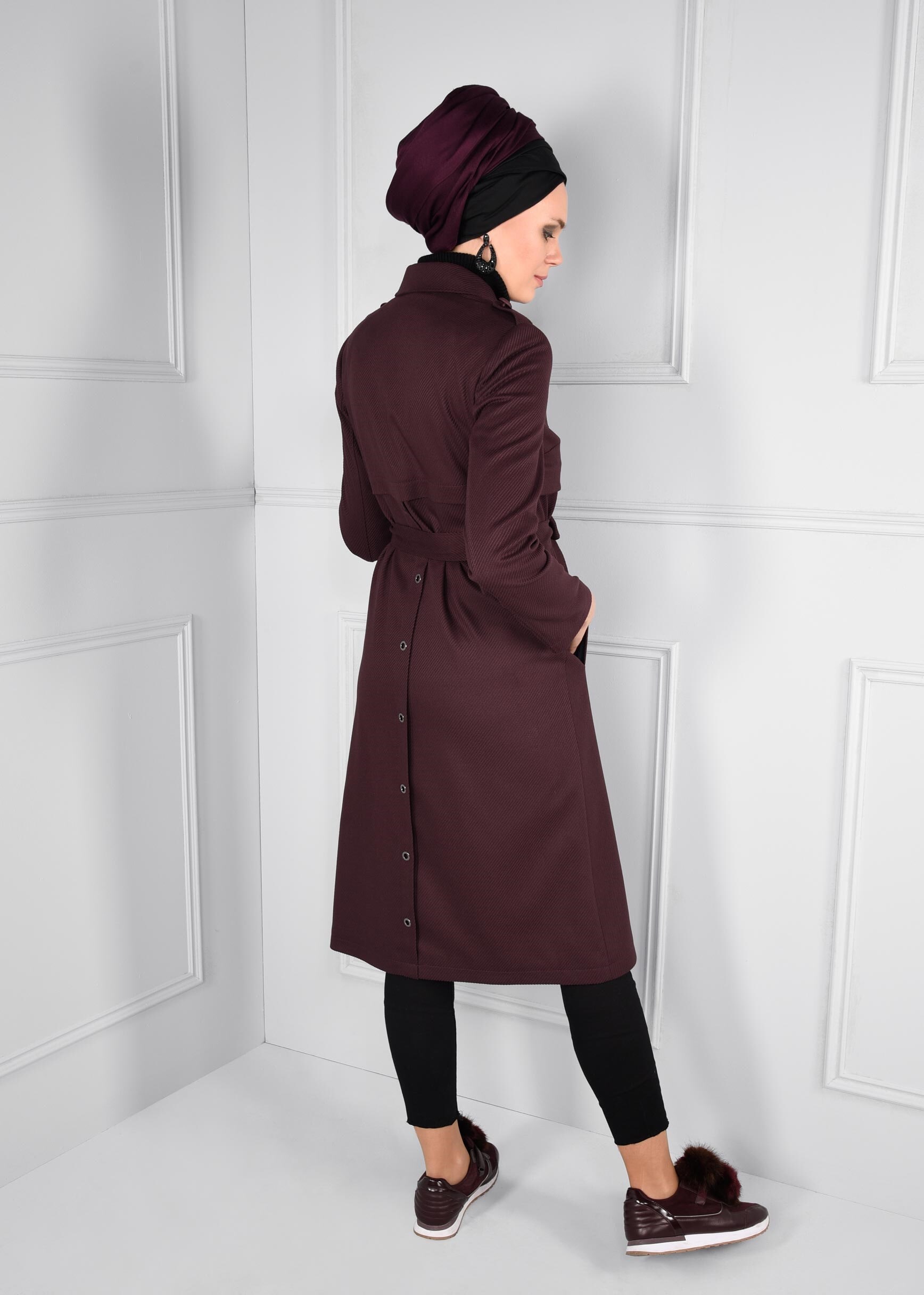 Tesettür giyim MÜRDÜM ARKASI KUŞ GÖZÜ DETAYLI GİZLİ DÜĞMELİ KUŞAKLI TRENÇKOT 1160