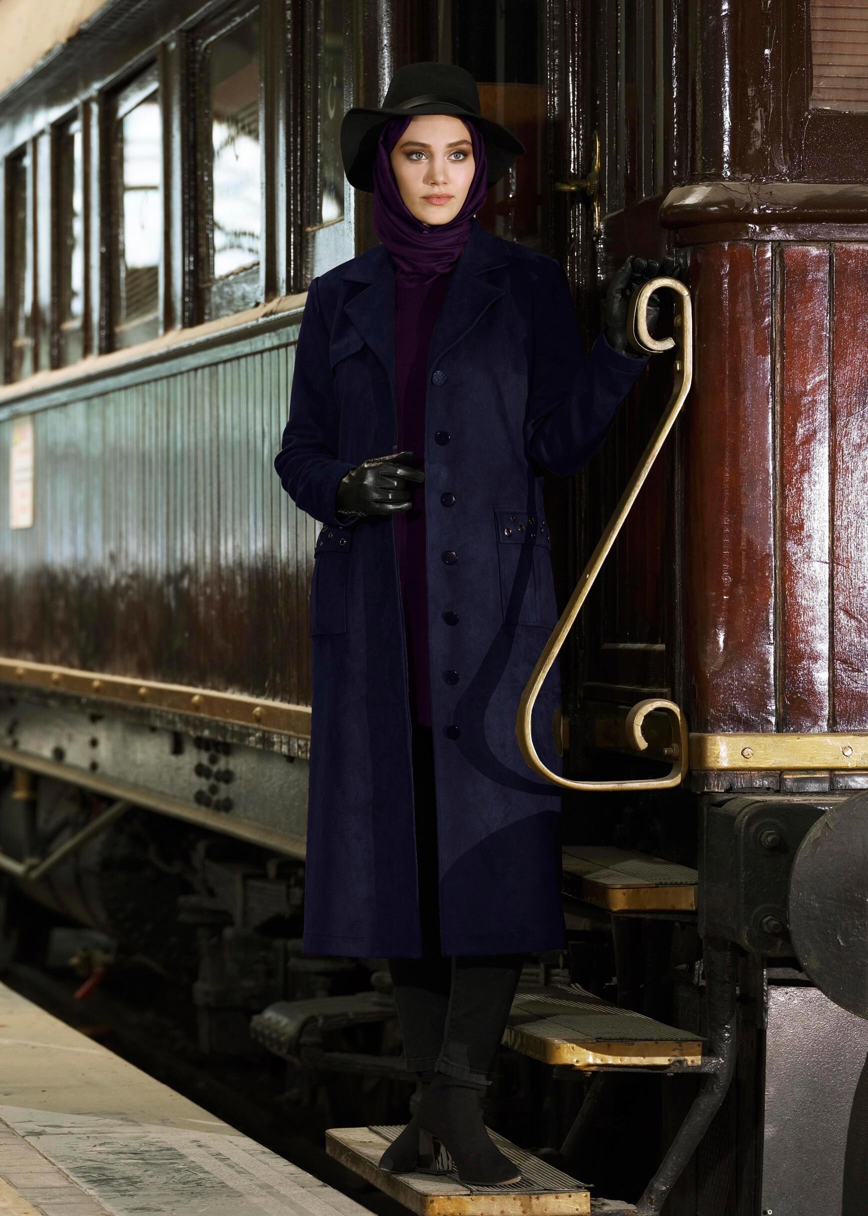 Tesettür giyim LACİVERT CEPLERİ KUŞ GÖZÜ DETAYLI KUŞAKLI SÜET TRENÇKOT 1168