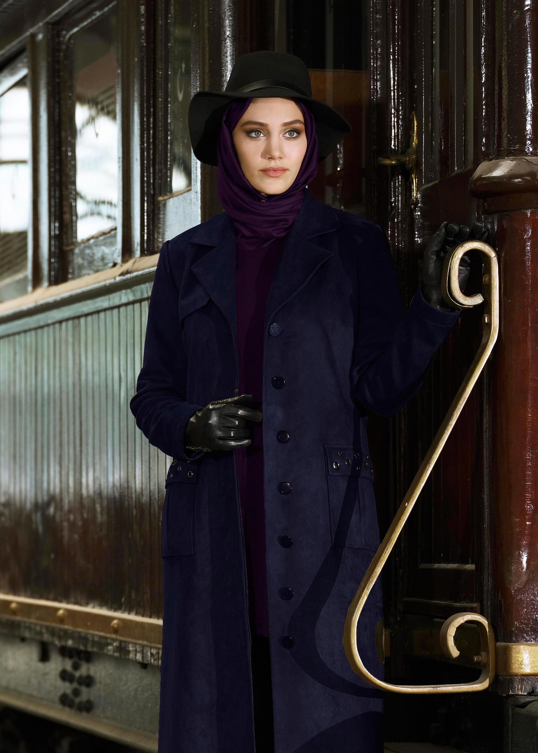 Tesettür giyim LACİVERT CEPLERİ KUŞ GÖZÜ DETAYLI KUŞAKLI SÜET TRENÇKOT 1168