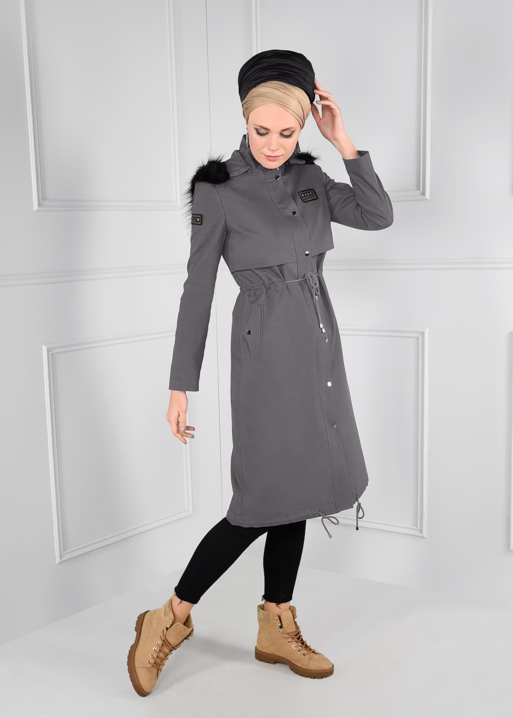 Tesettür giyim GRİ BELDEN BÜZGÜLÜ ÇITÇITLI TRENÇKOT 1171