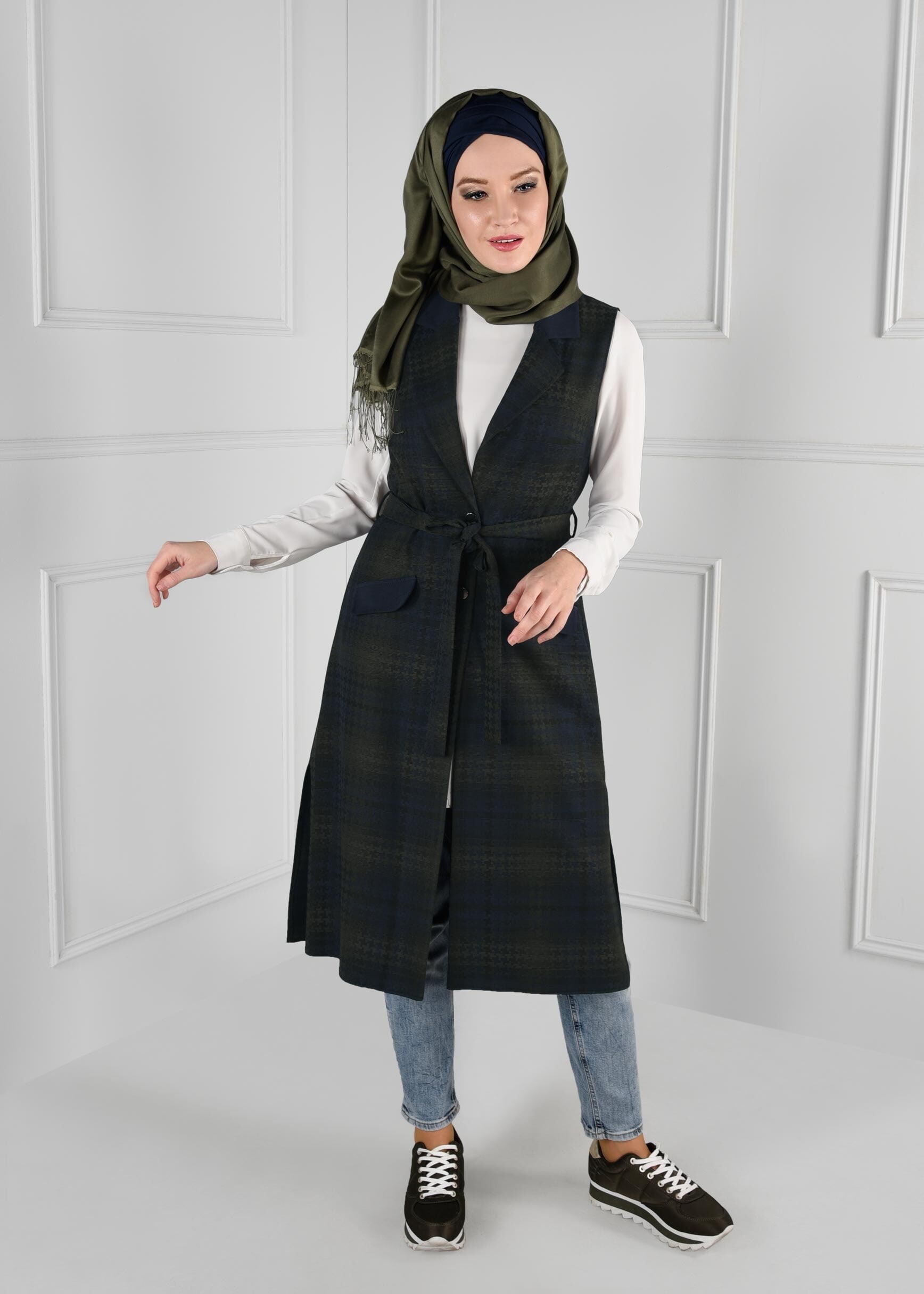 Tesettür giyim HAKİ YANLARI YIRTMAÇLI EKOSE KUŞAKLI YELEK 4052 