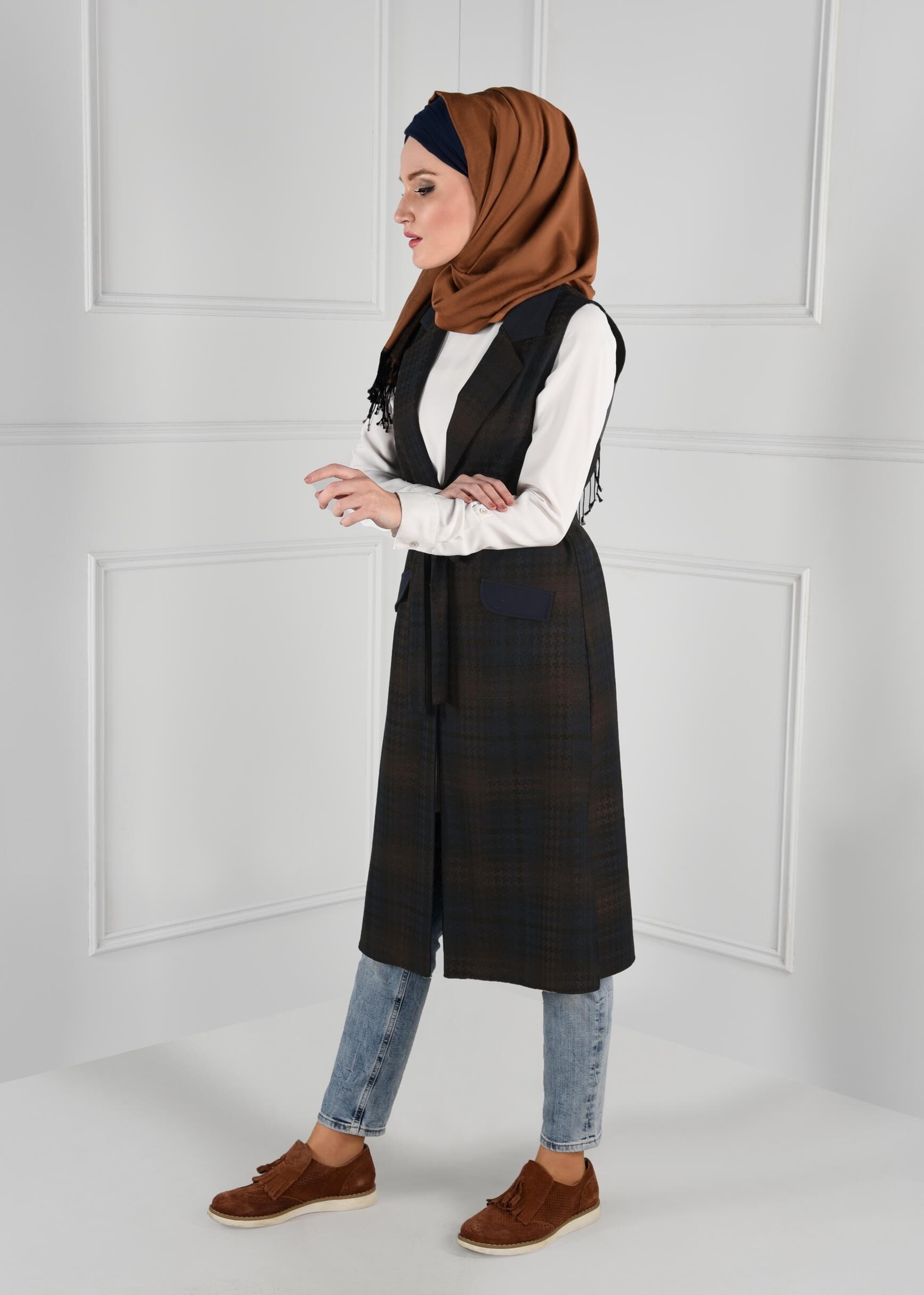 Tesettür giyim LACİVERT YANLARI YIRTMAÇLI EKOSE KUŞAKLI YELEK 4052 