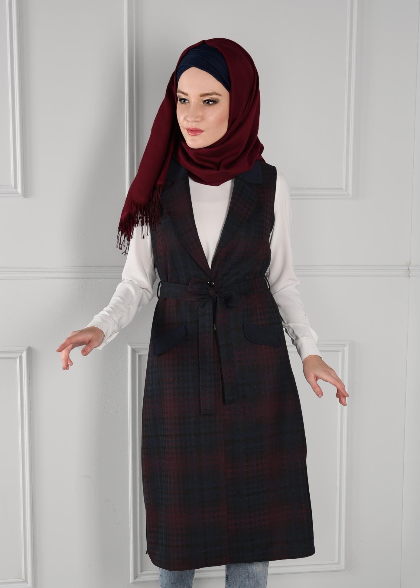 Tesettür giyim MÜRDÜM YANLARI YIRTMAÇLI EKOSE KUŞAKLI YELEK 4052 