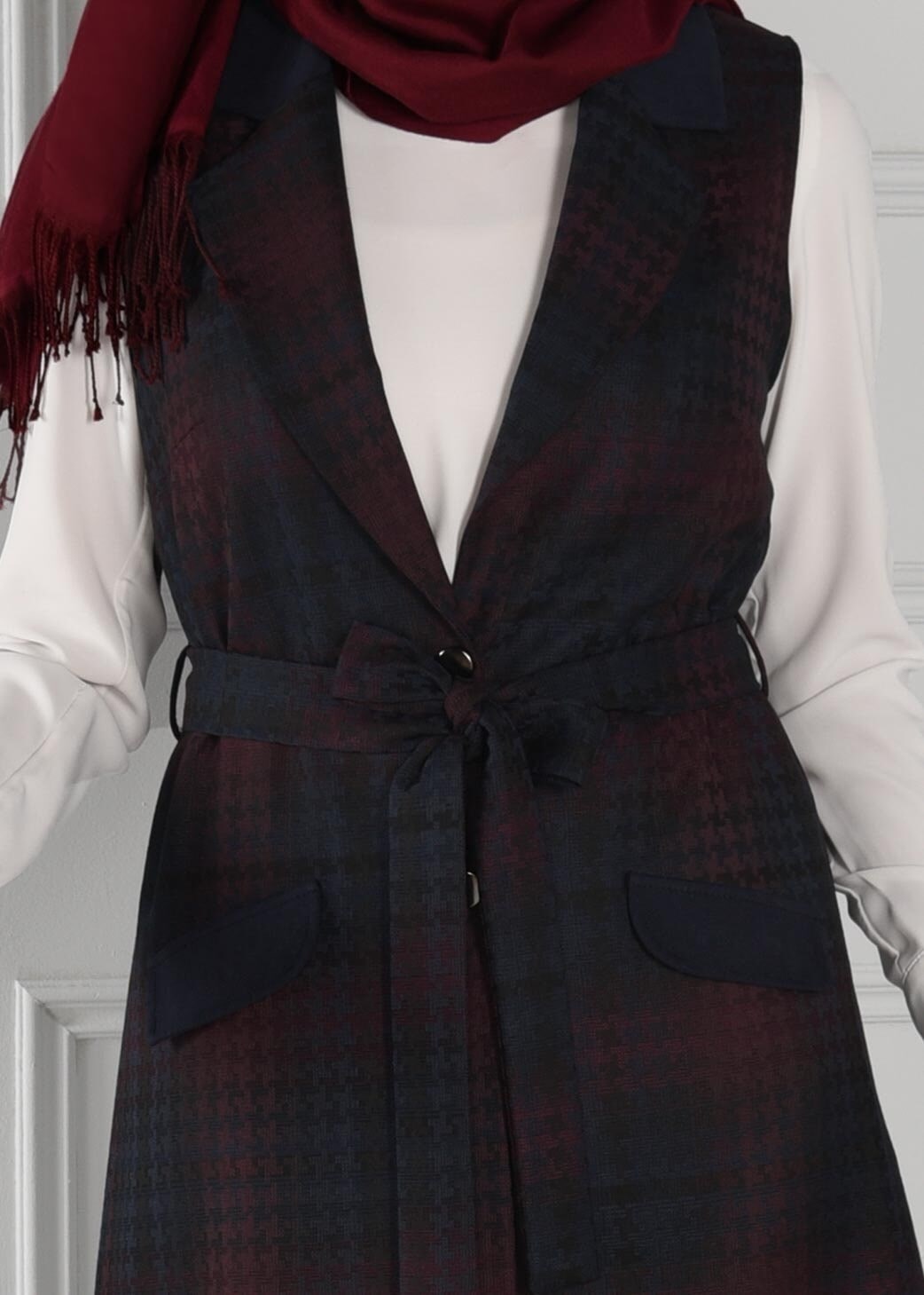 Tesettür giyim MÜRDÜM YANLARI YIRTMAÇLI EKOSE KUŞAKLI YELEK 4052 