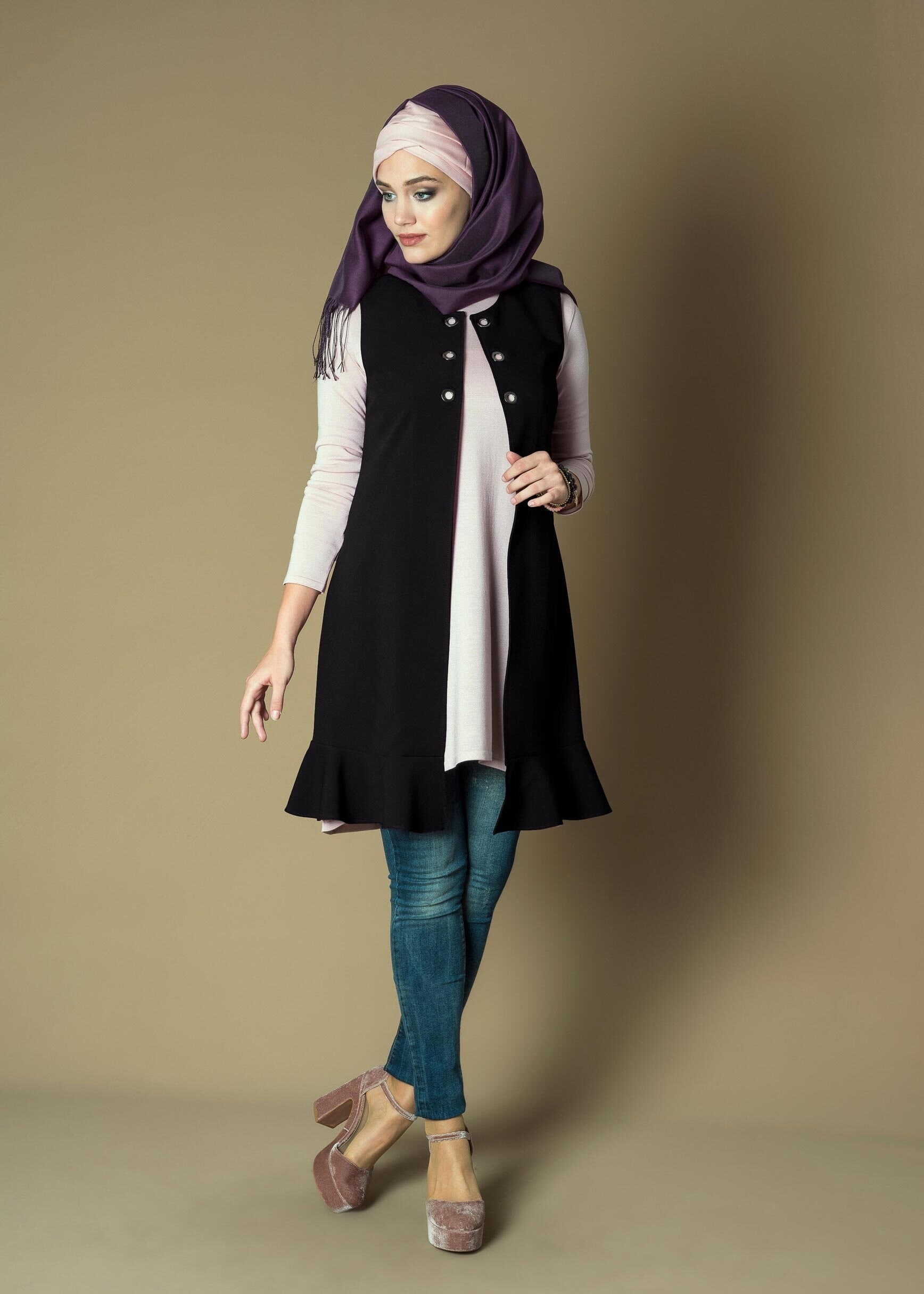 Tesettür giyim SİYAH KUŞ GÖZÜ DETAYLI VOLANLI YELEK 4671