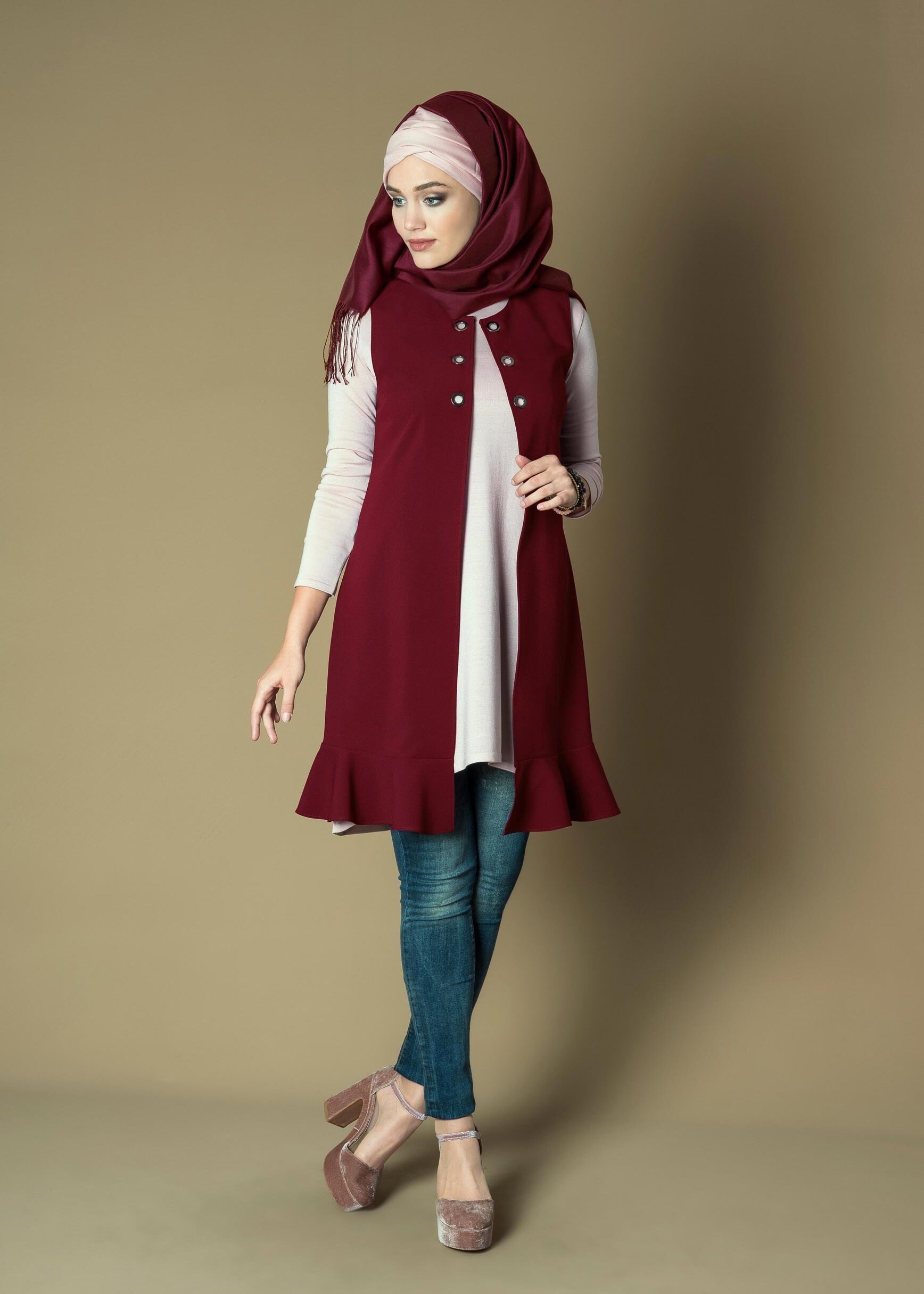 Tesettür giyim BORDO KUŞ GÖZÜ DETAYLI VOLANLI YELEK 4671