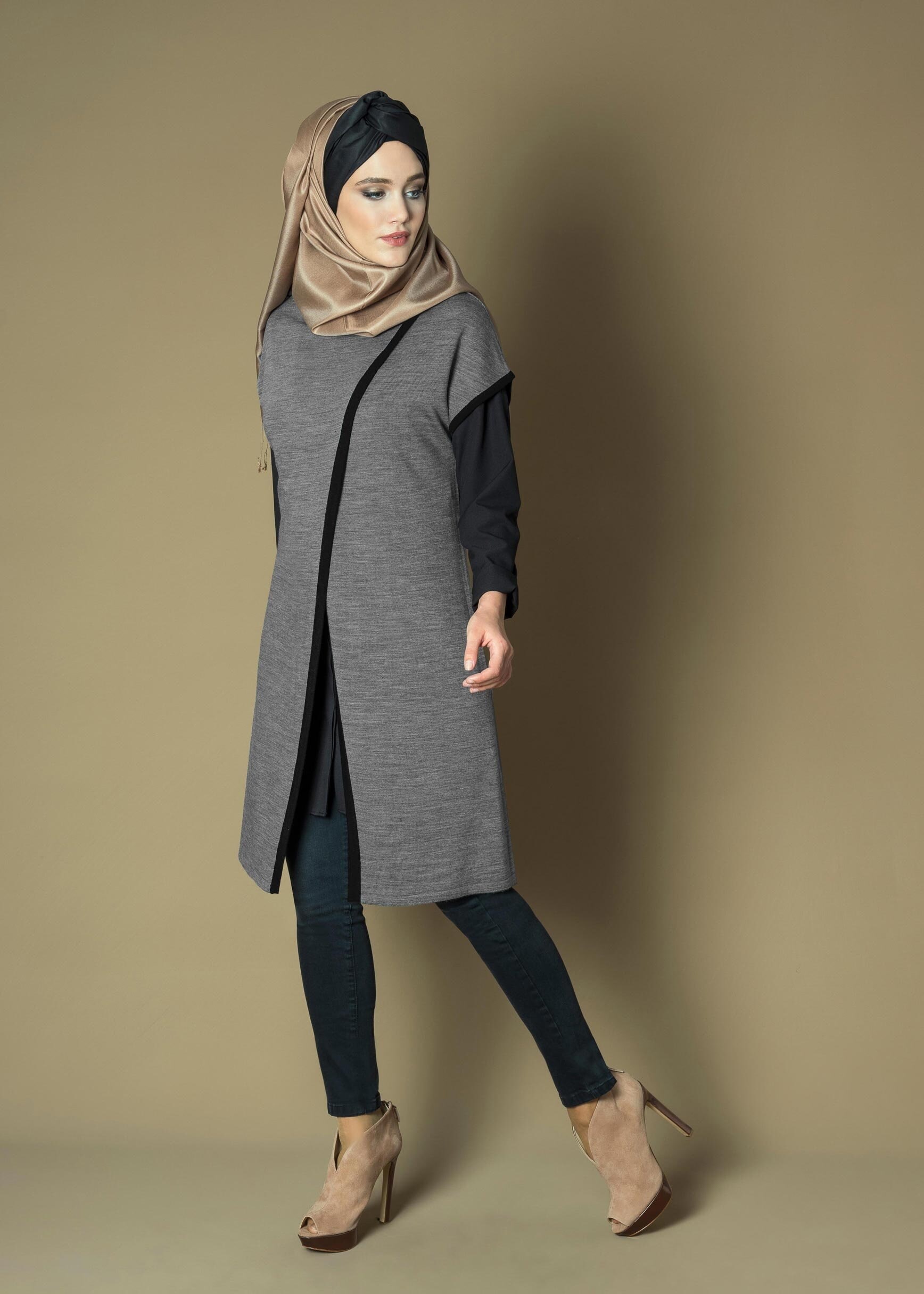 Tesettür giyim GRİ YARIM KOL TRİKO YELEK 4697