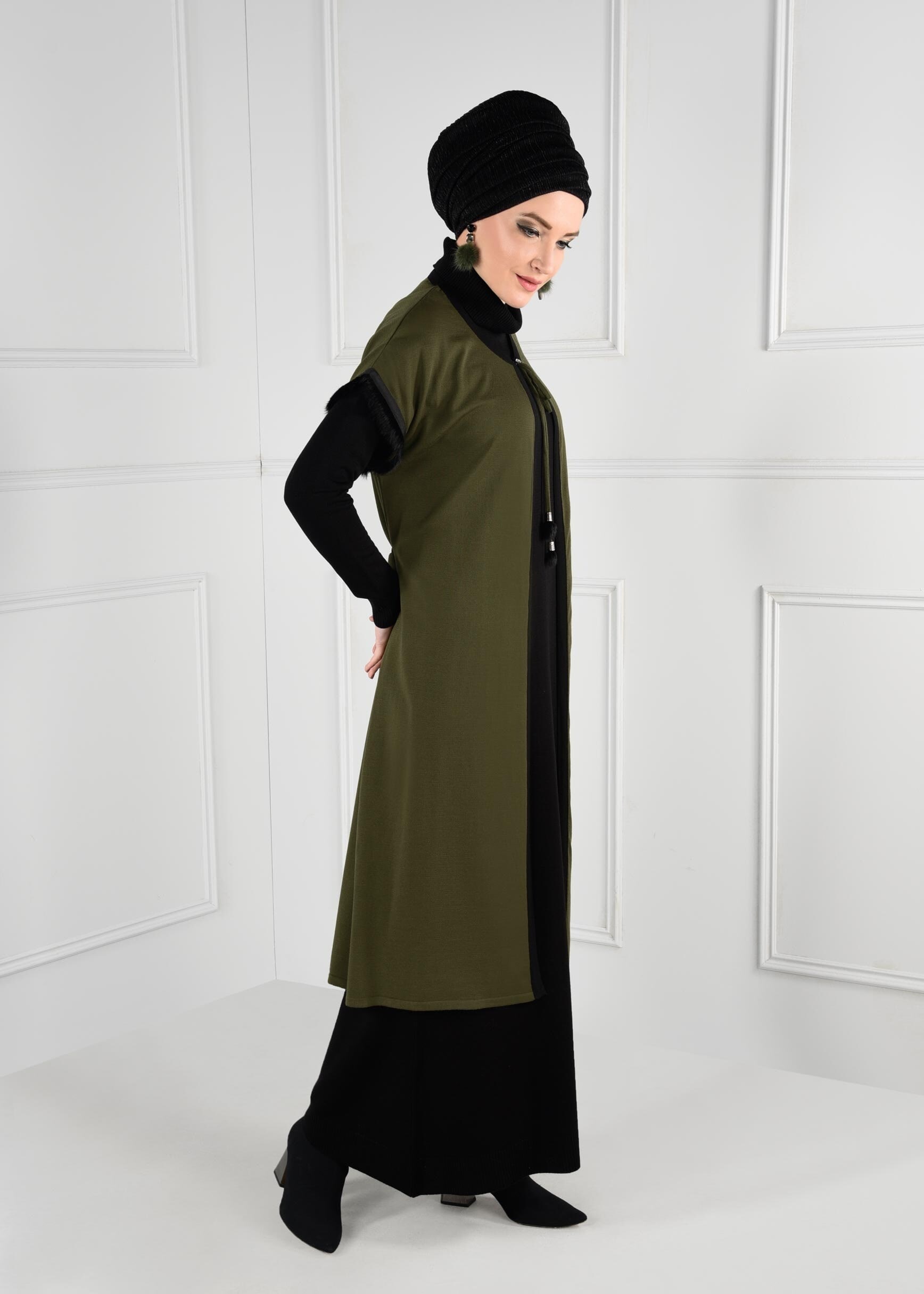 Tesettür giyim HAKİ KÜRK DETAYLI BOYUNDAN BAĞLAMALI TRİKO YELEK 4698