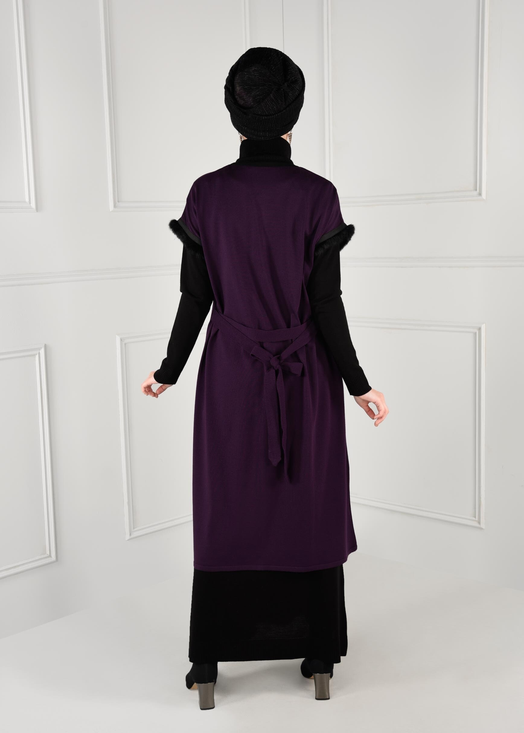 Tesettür giyim MÜRDÜM KÜRK DETAYLI BOYUNDAN BAĞLAMALI TRİKO YELEK 4698