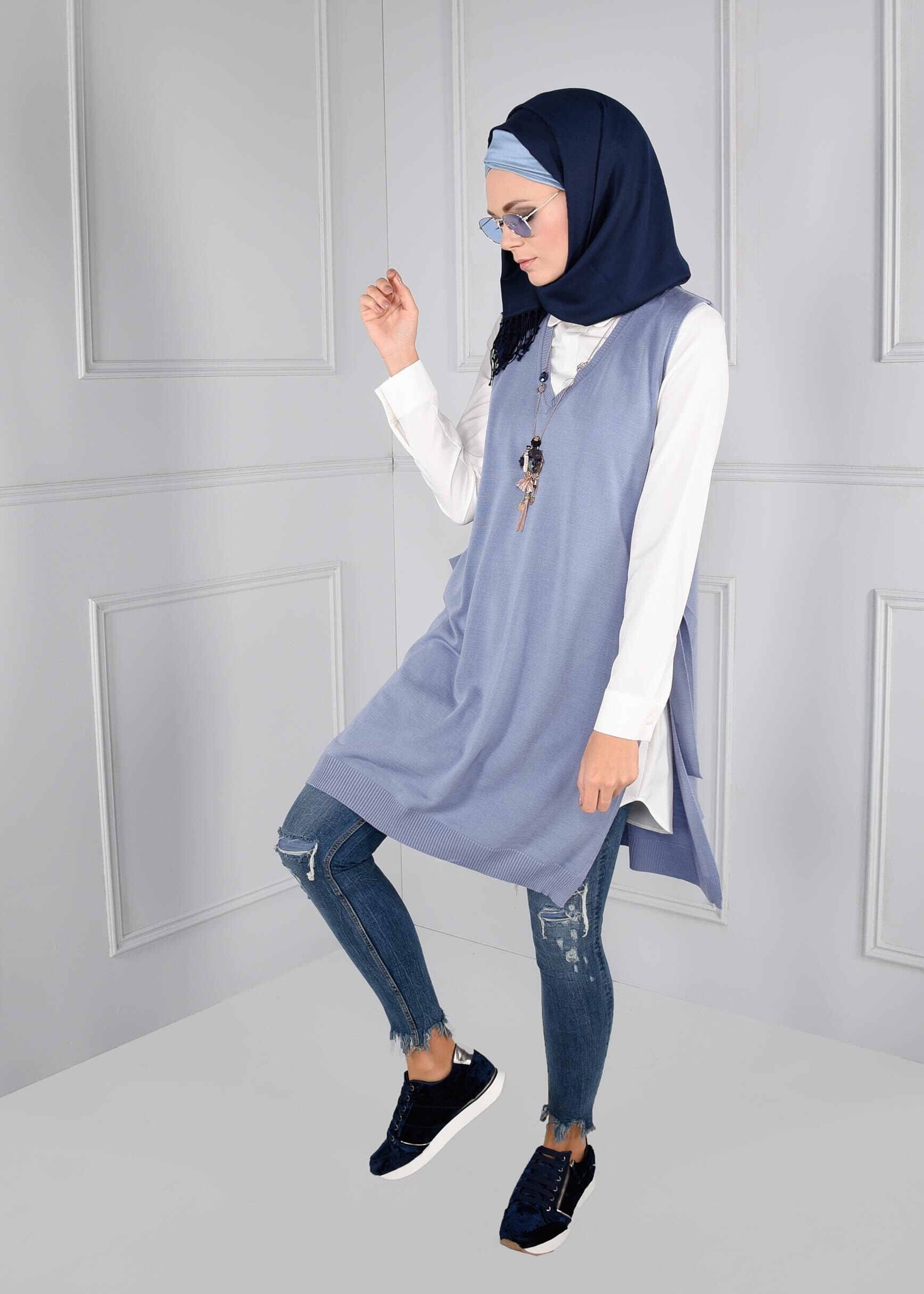 Tesettür giyim MAVİ YANDAN BAĞCIKLI V YAKA TRİKO YELEK 4699 