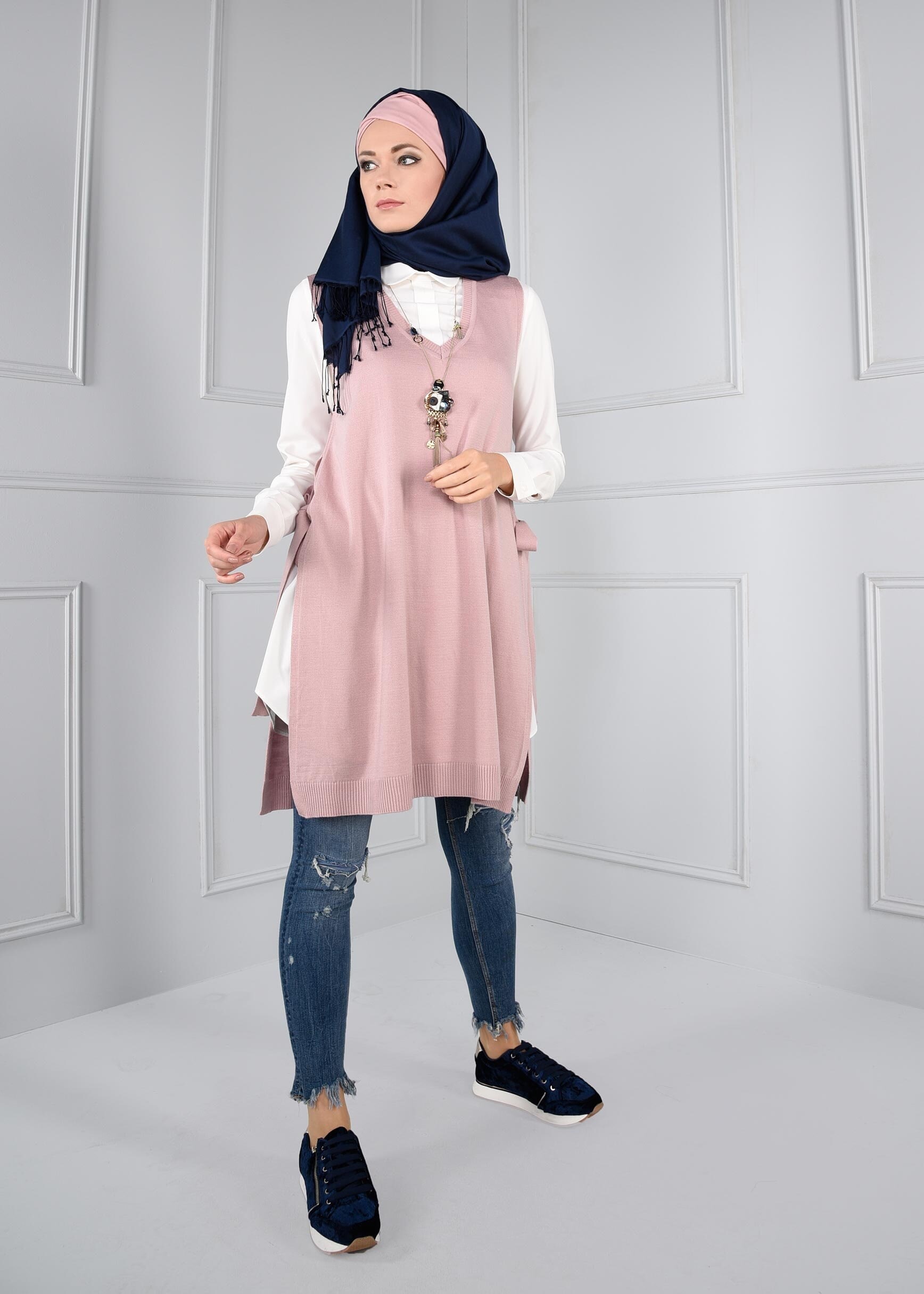 Tesettür giyim PUDRA YANDAN BAĞCIKLI V YAKA TRİKO YELEK 4699 