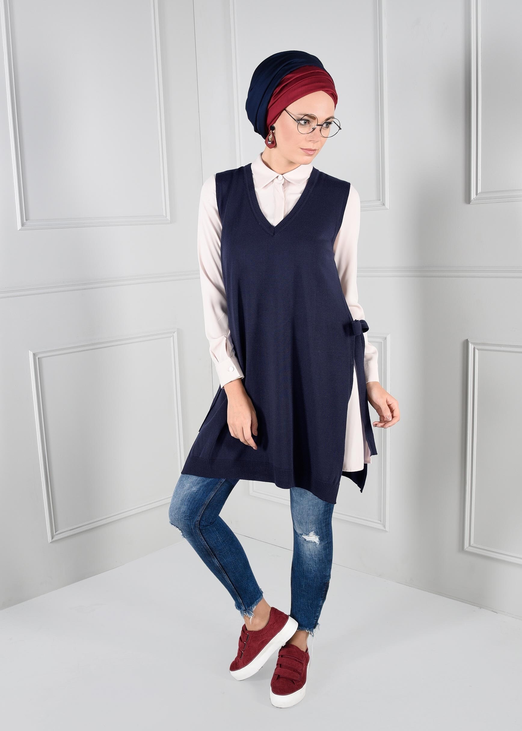 Tesettür giyim LACİVERT YANDAN BAĞCIKLI V YAKA TRİKO YELEK 4699 