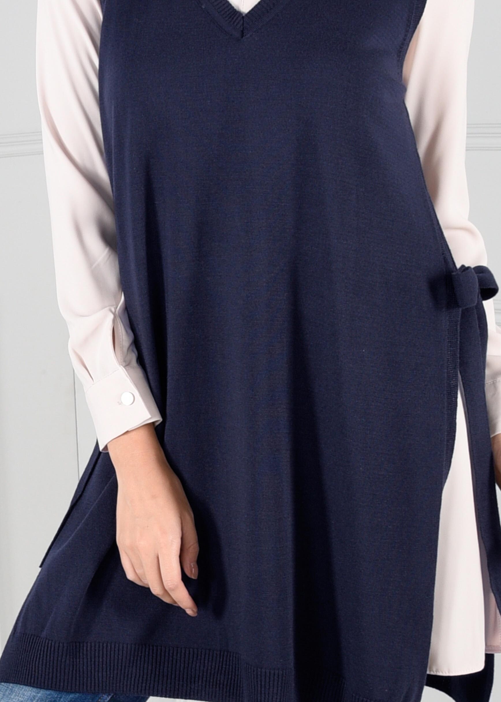 Tesettür giyim LACİVERT YANDAN BAĞCIKLI V YAKA TRİKO YELEK 4699 